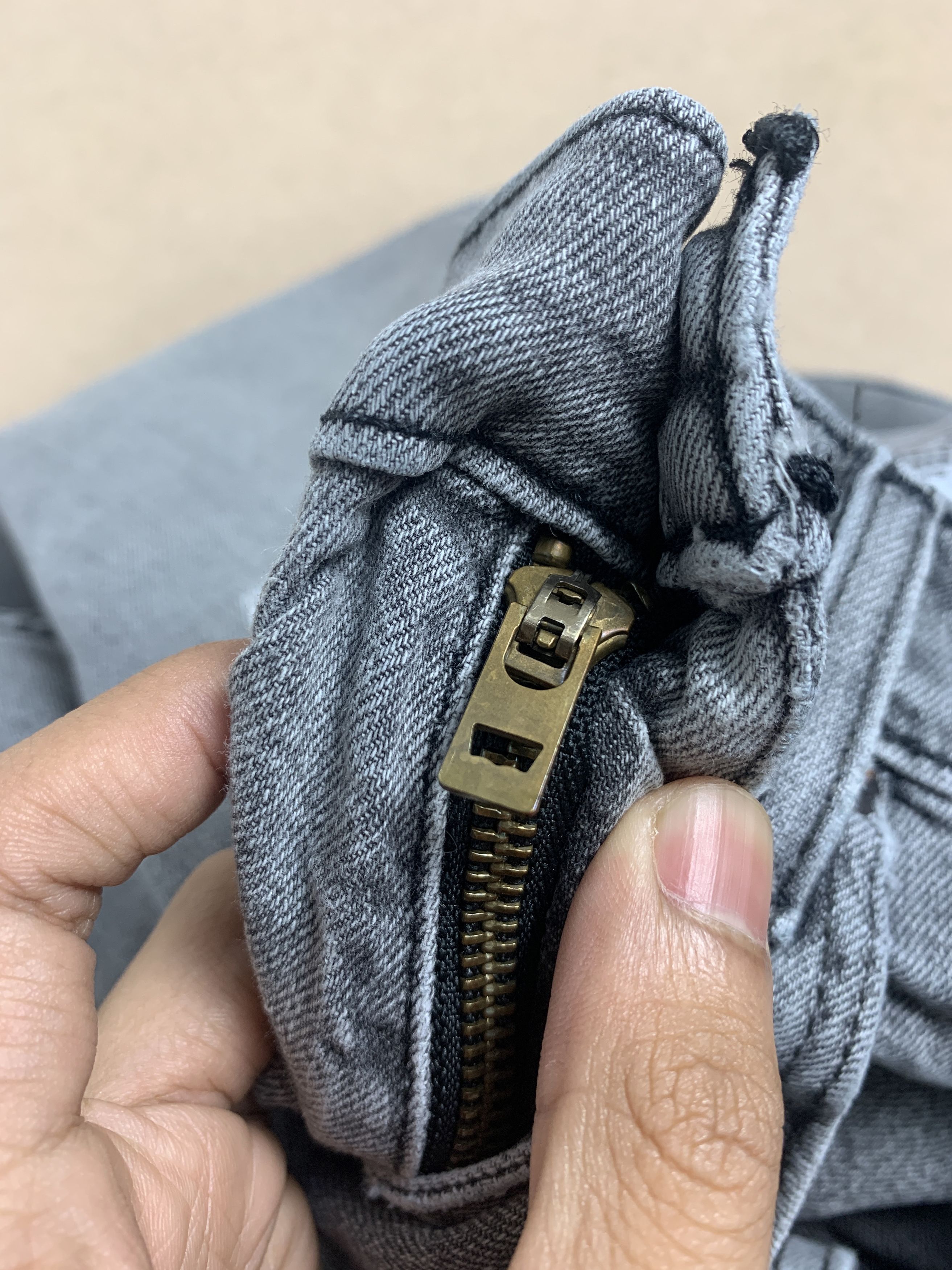 Levi's × Vintage Vintage LEVI'S 559 Straight Cut Faded Black Jeans Size US 36 / EU 52 - 20 Thumbnail