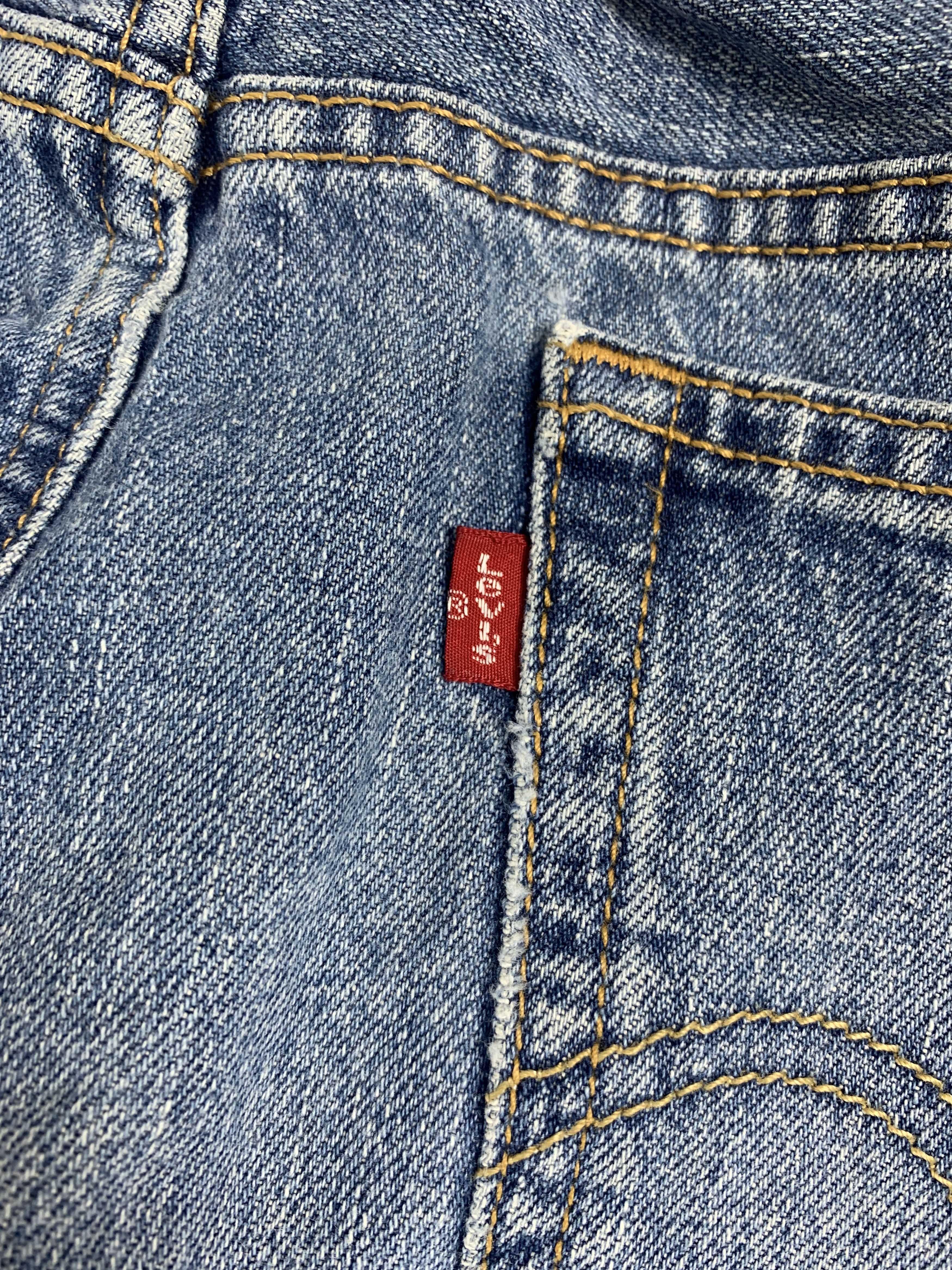 Levi's × Vintage Vintage 90s LEVI'S 528 Distressed Faded Straight Cut Jeans Size US 37 - 8 Thumbnail