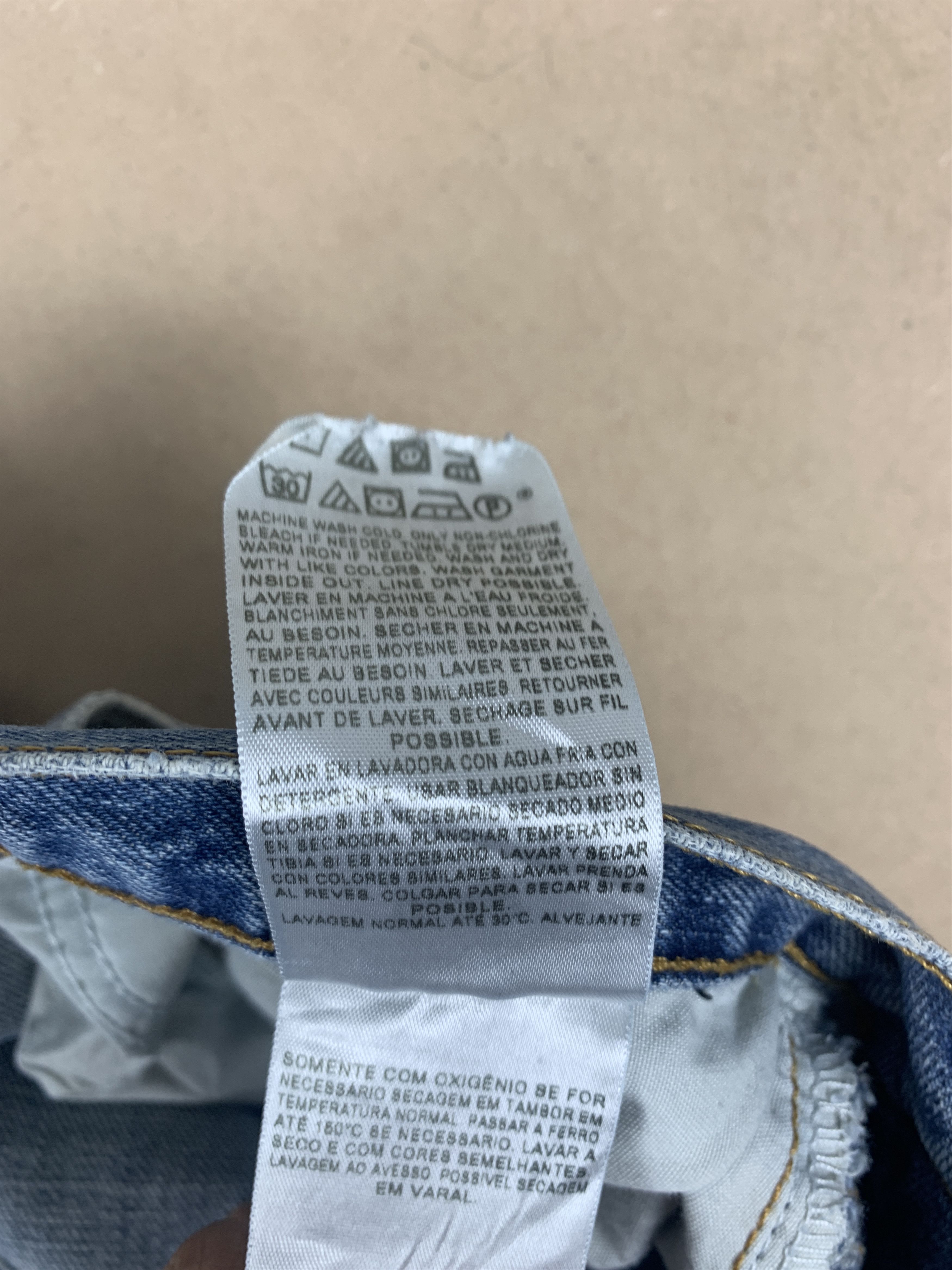 Levi's × Vintage Vintage 90s LEVI'S 528 Distressed Faded Straight Cut Jeans Size US 37 - 10 Thumbnail