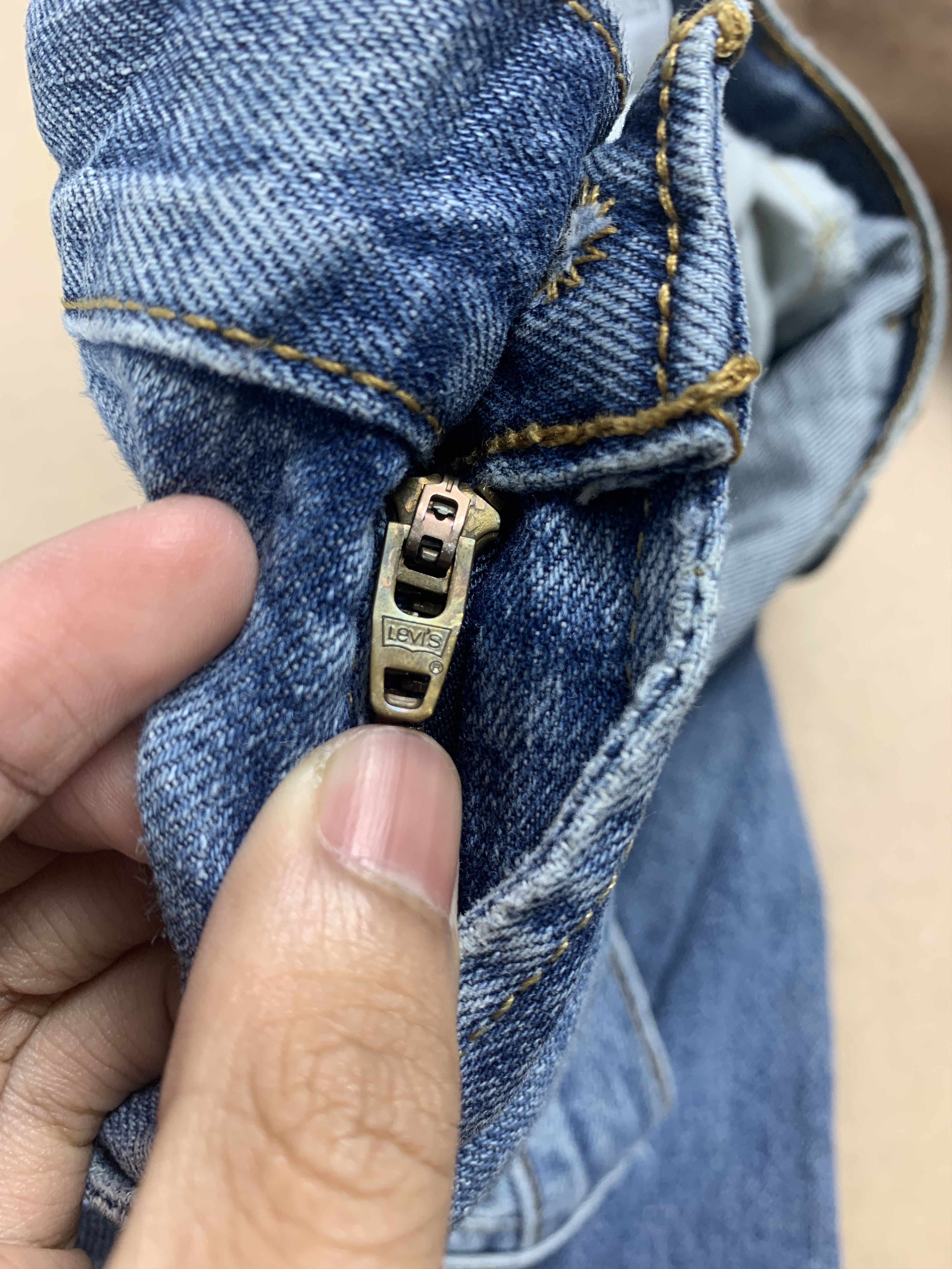 Levi's × Vintage Vintage 90s LEVI'S 528 Distressed Faded Straight Cut Jeans Size US 37 - 15 Thumbnail
