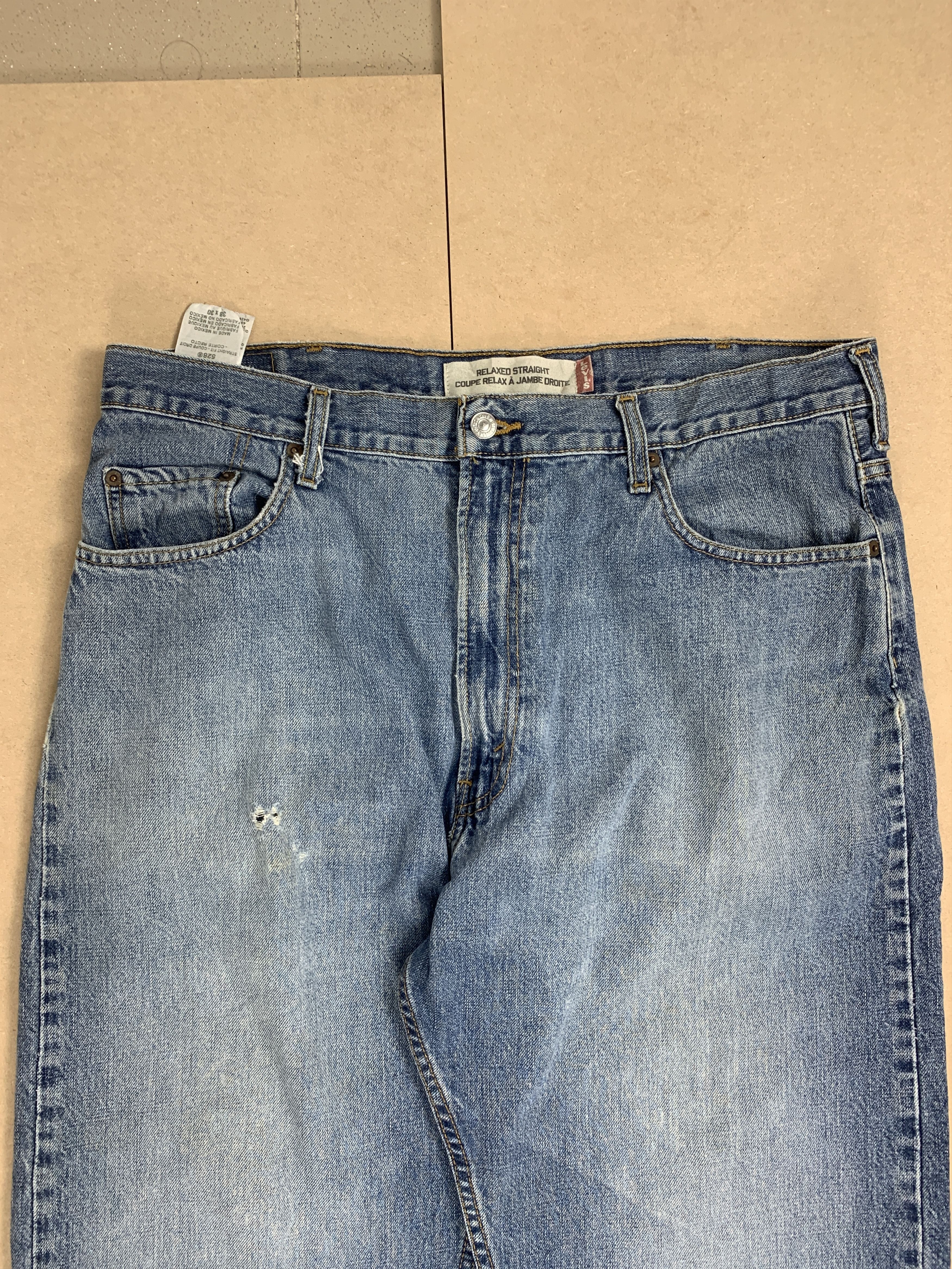 Levi's × Vintage Vintage 90s LEVI'S 528 Distressed Faded Straight Cut Jeans Size US 37 - 3 Thumbnail