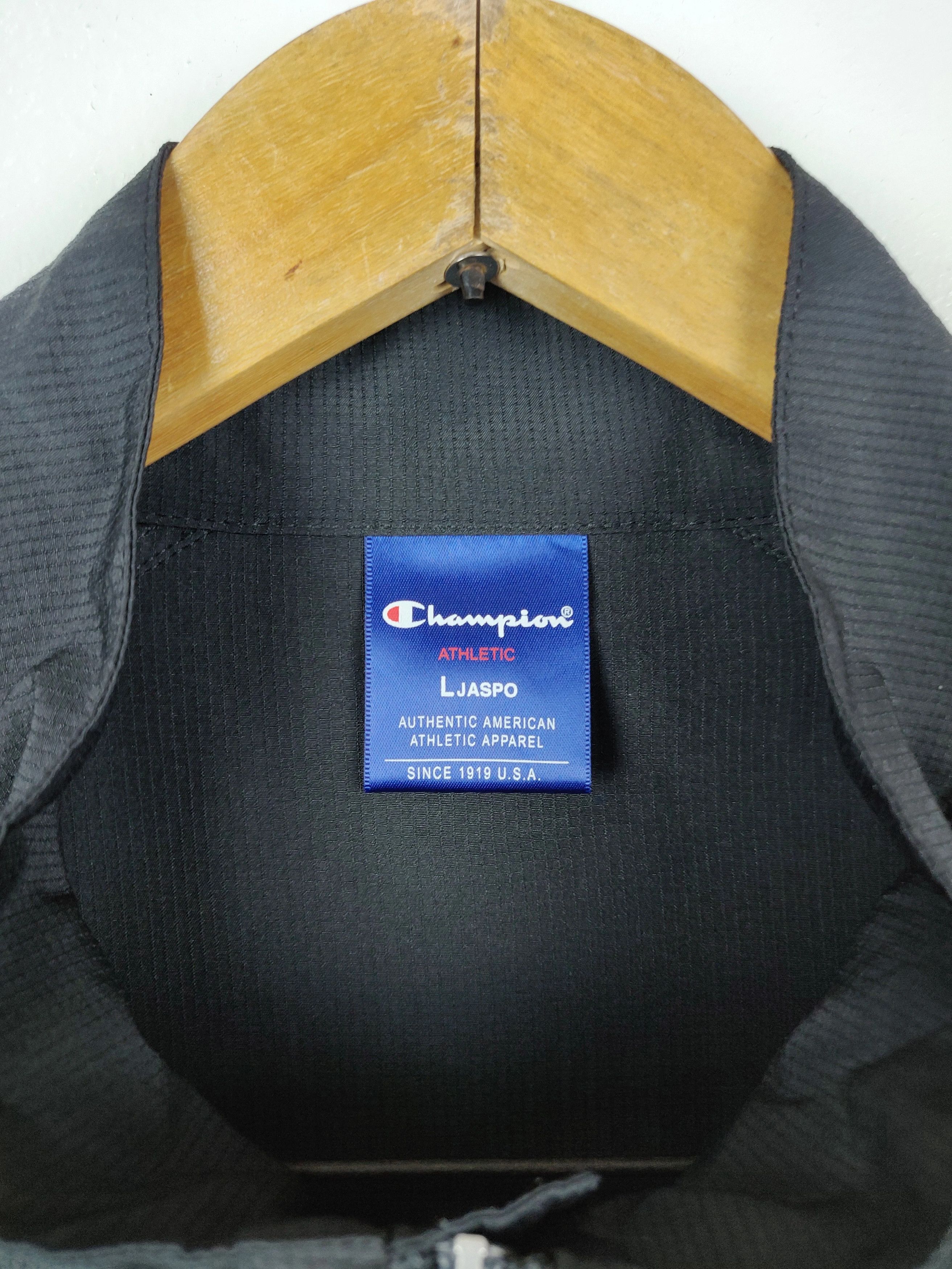 Champion Vintage Champion Gold Windbreaker Sweater Jacket Size US L / EU 52-54 / 3 - 7 Thumbnail