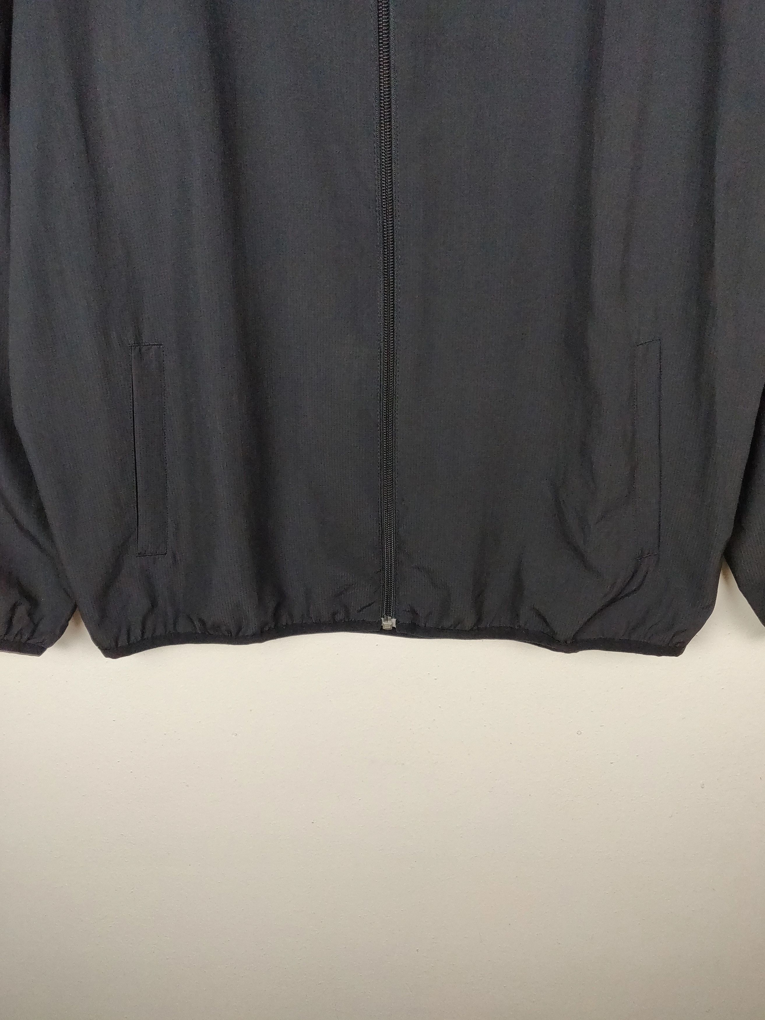 Champion Vintage Champion Gold Windbreaker Sweater Jacket Size US L / EU 52-54 / 3 - 5 Thumbnail