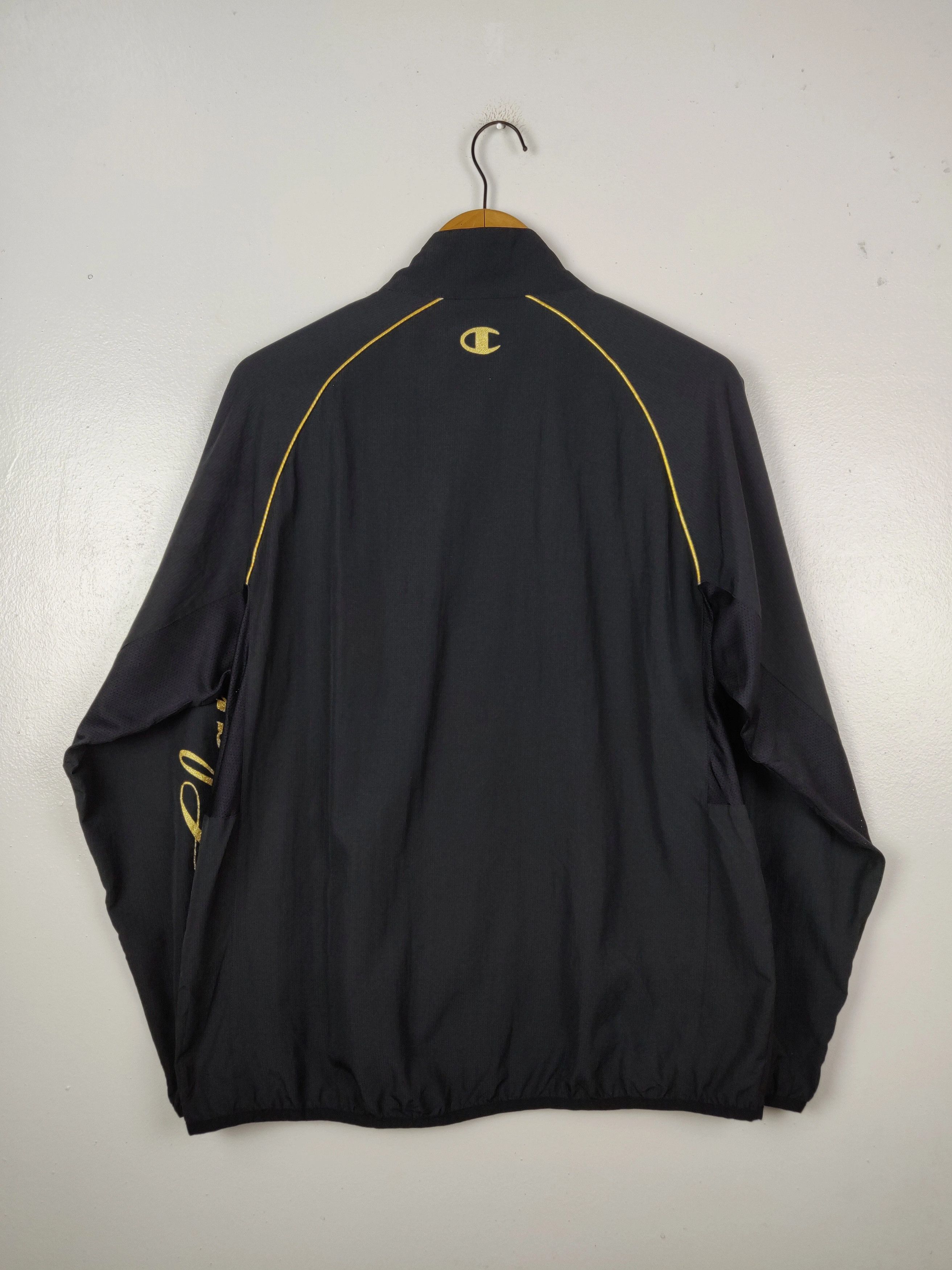 Champion Vintage Champion Gold Windbreaker Sweater Jacket Size US L / EU 52-54 / 3 - 9 Thumbnail