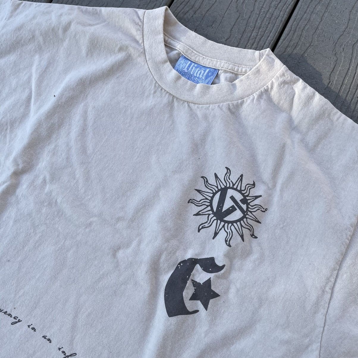 Crash Vancouver ViTAL STUDiOS x CRASH VANCOUVER BOXY ViNTAGE KNiGHT TEE Size US L / EU 52-54 / 3 - 3 Thumbnail