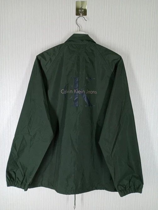 Calvin Klein VINTAGE CALVIN KLIEN BIG LOGO RAINCOAT JACKET Size US XL / EU 56 / 4 - 1 Thumbnail