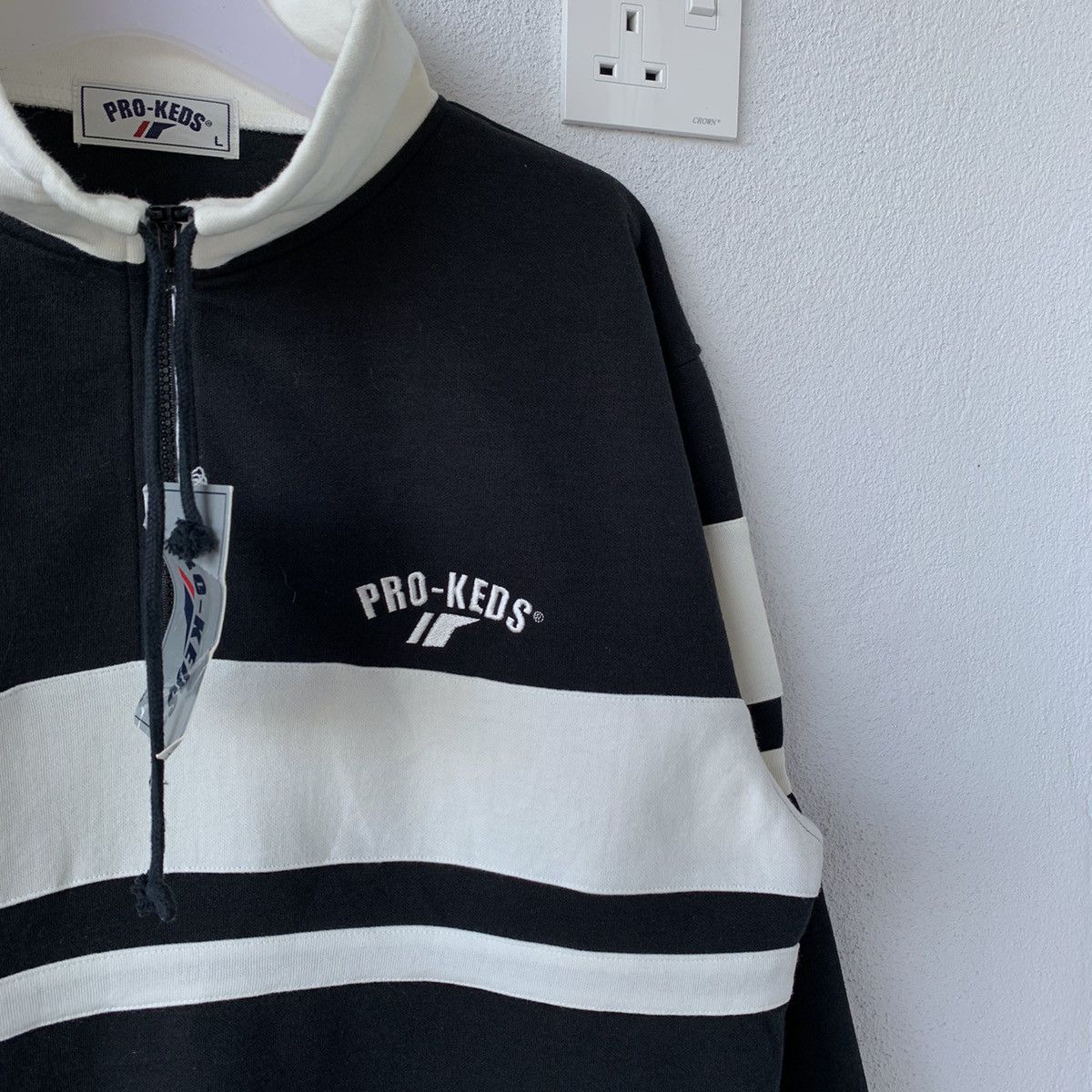Pro-Keds PRO-KEDS sweatshirt spell out small logo.. color block Size US L / EU 52-54 / 3 - 3 Thumbnail