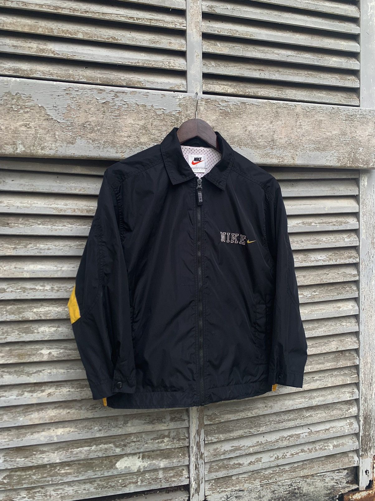 Nike VINTAGE NIKE SMALL EMBROIDERY SWOOSH JACKET for kids Size US M / EU 48-50 / 2 - 1 Thumbnail