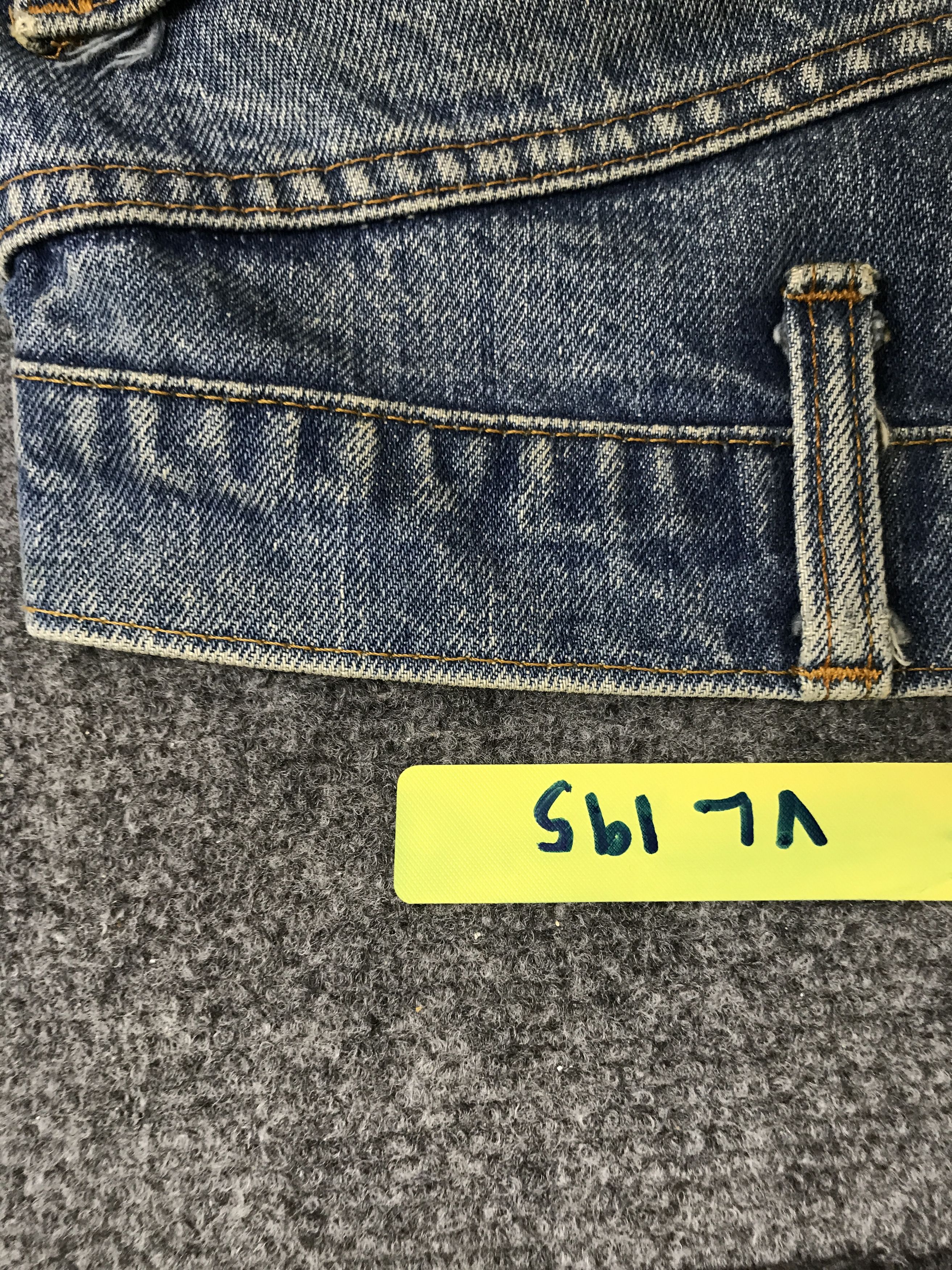 Levi's VL195-Vintage Levis 20505 Regular Jeans Size 34" / US 12 / IT 48 - 14 Thumbnail