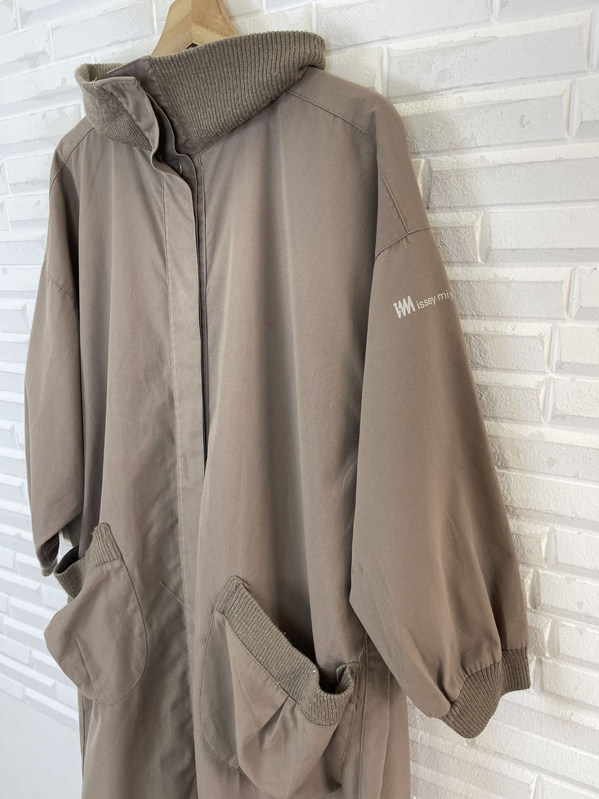 Vintage Vintage SQUIRRELL Long Coat by ISSEY MIYAKE Size US M / EU 48-50 / 2 - 3 Thumbnail