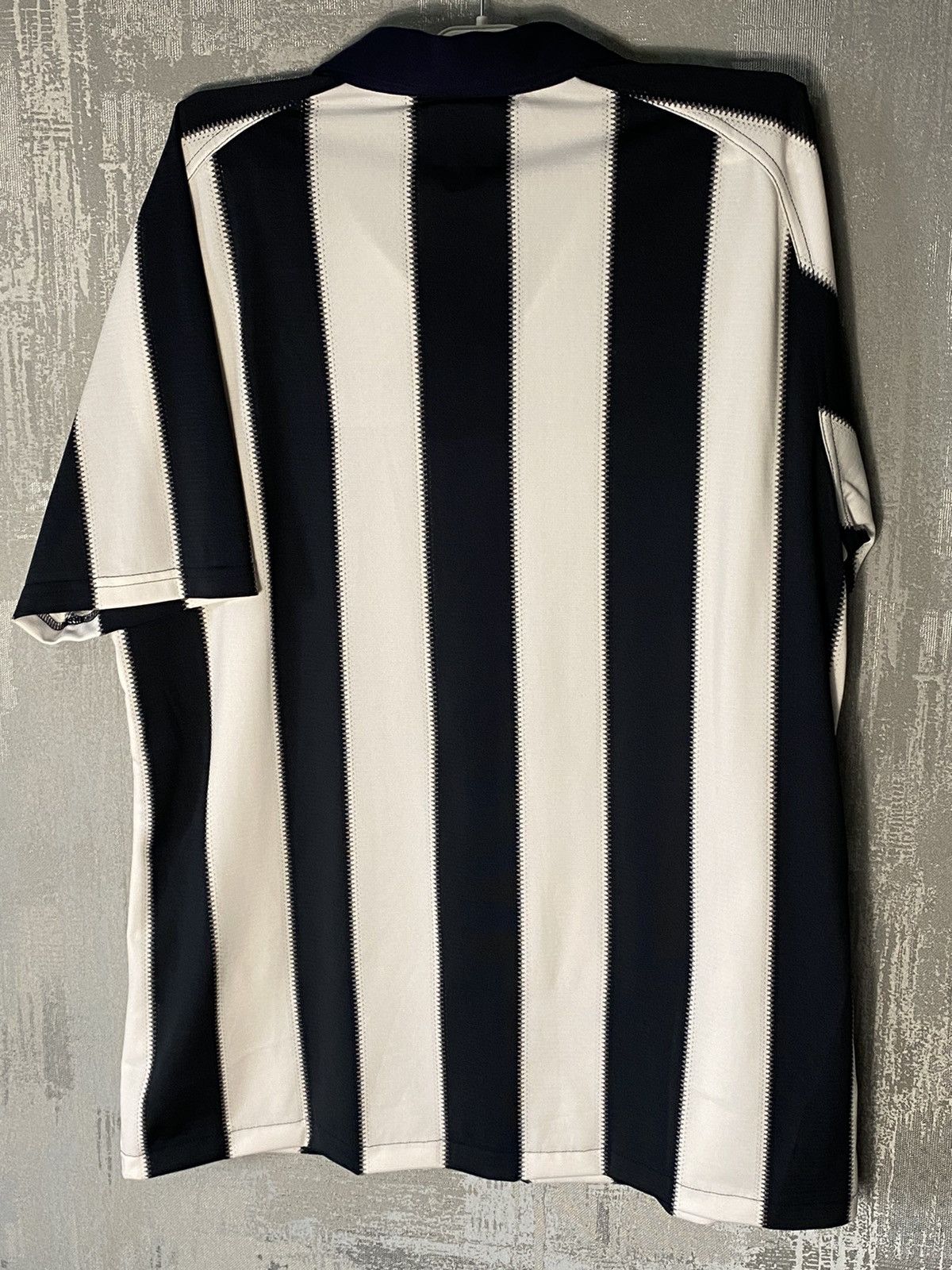 Umbro Vintage 2010 West Bromwich Albion Umbro Home Soccer Jersey Size US L / EU 52-54 / 3 - 2 Thumbnail