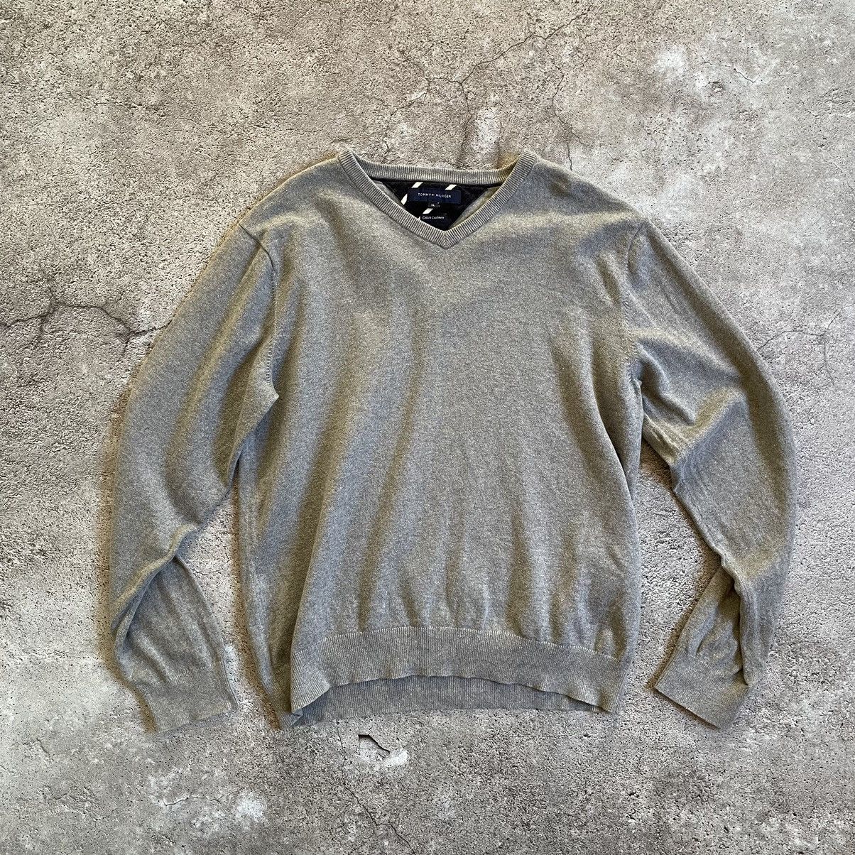 Tommy Hilfiger Vintage Tommy Hilfiger Cashmere Sweater V Neck 90s Y2K Size US XL / EU 56 / 4 - 1 Thumbnail