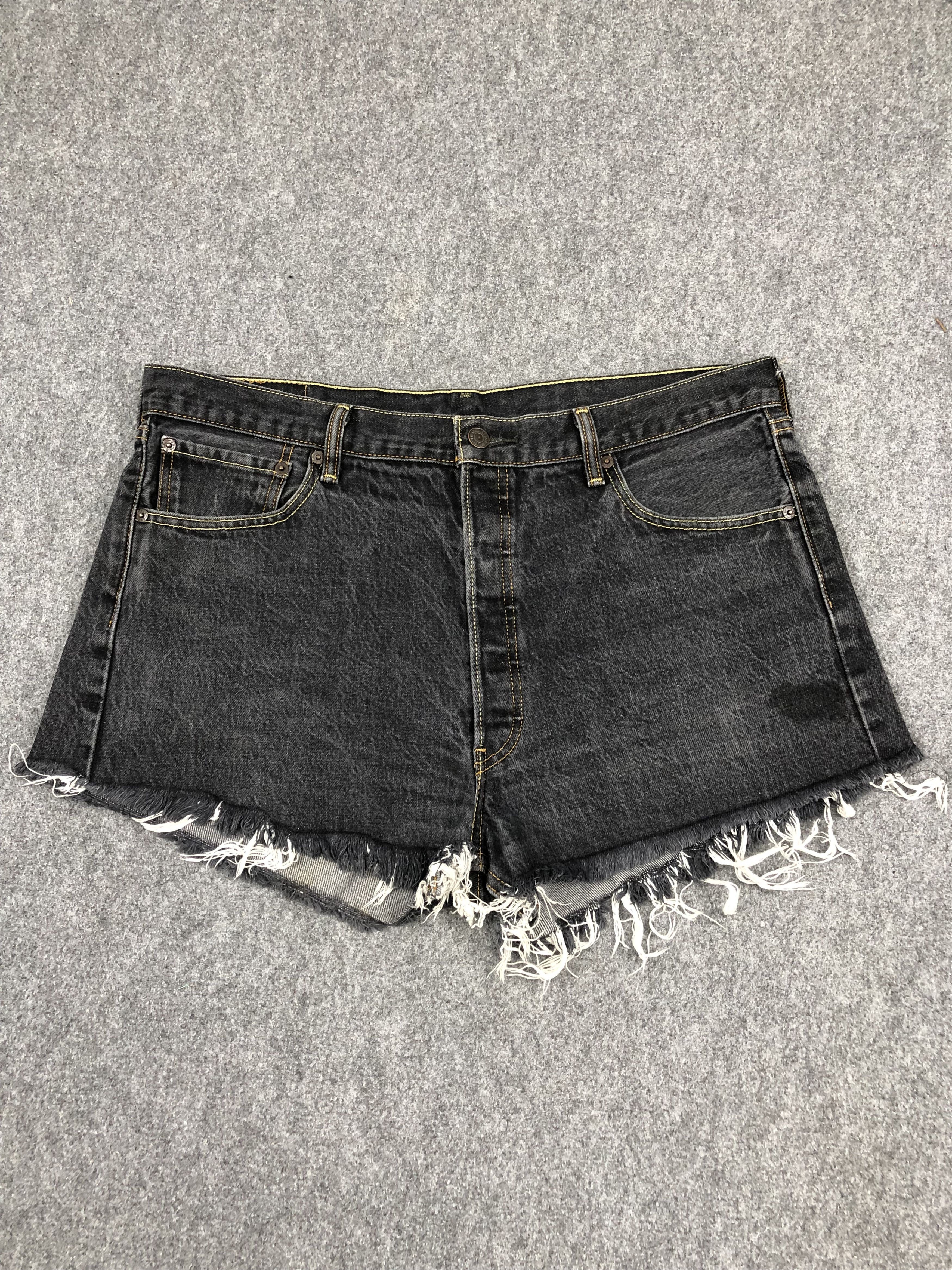 Levi's × Vintage Vintage Levis 501 Faded Black Short Jeans Size US 36 / EU 52 - 1 Thumbnail