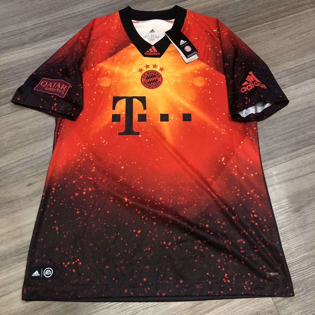 Bayern Munich 2019 EA sports special jersey (Bnwt)