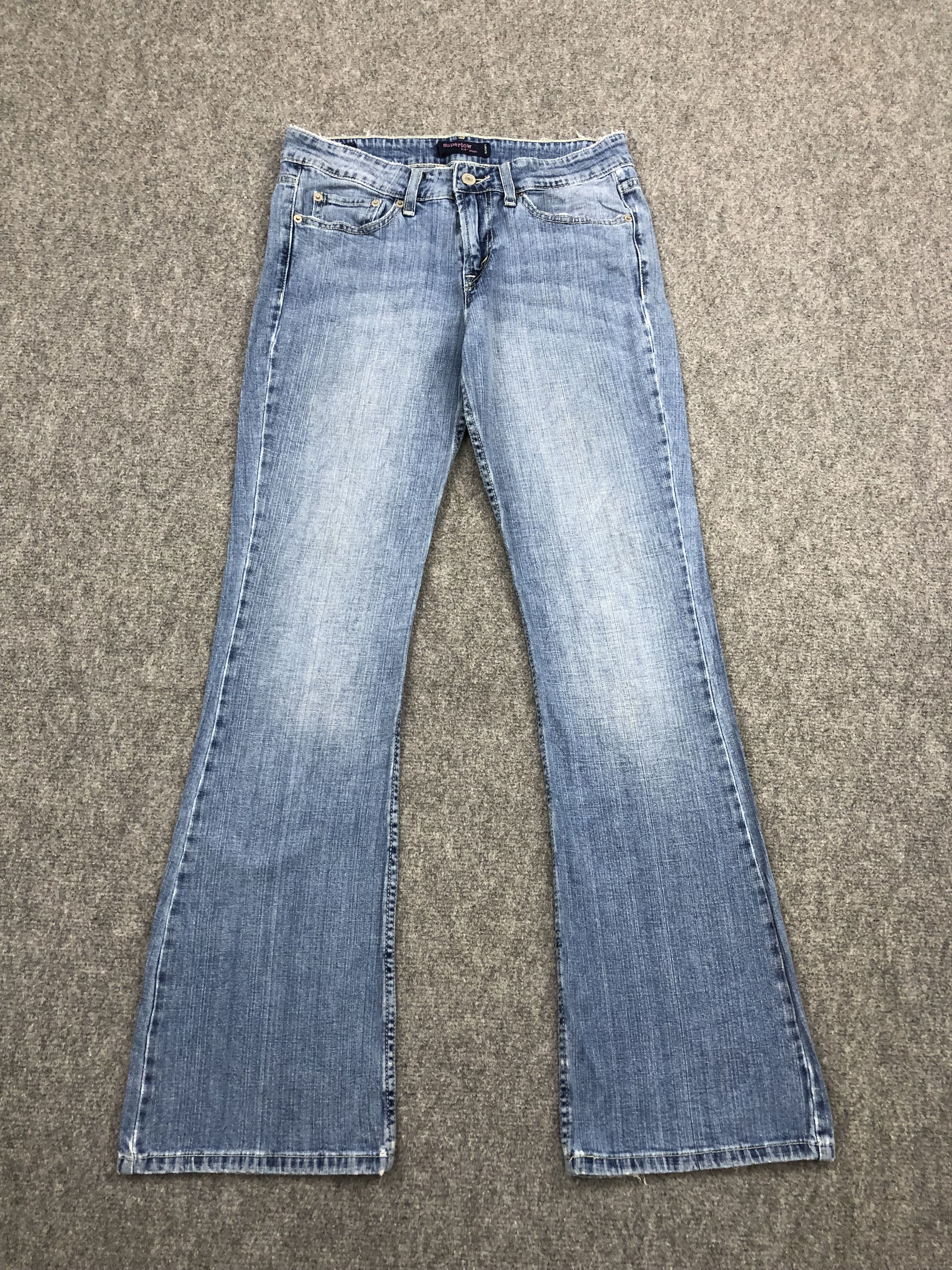 Image of Levis 518 Flared Bootcut Women Jeans in Blue Denim, Men's (Size 31)