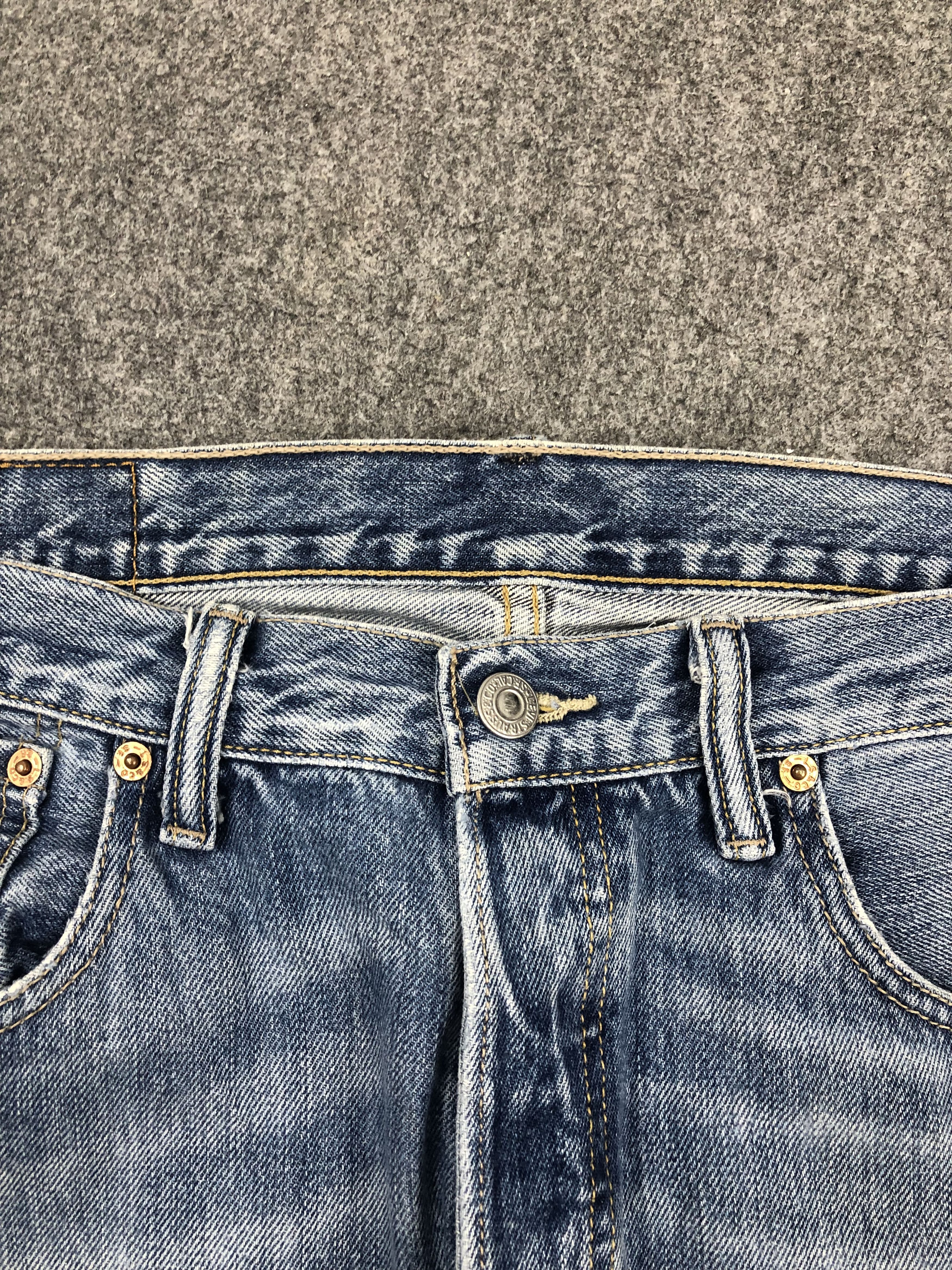 Levi's Vintage Levis 501 Faded Blue Jeans DP1525 Size US 33 - 9 Thumbnail