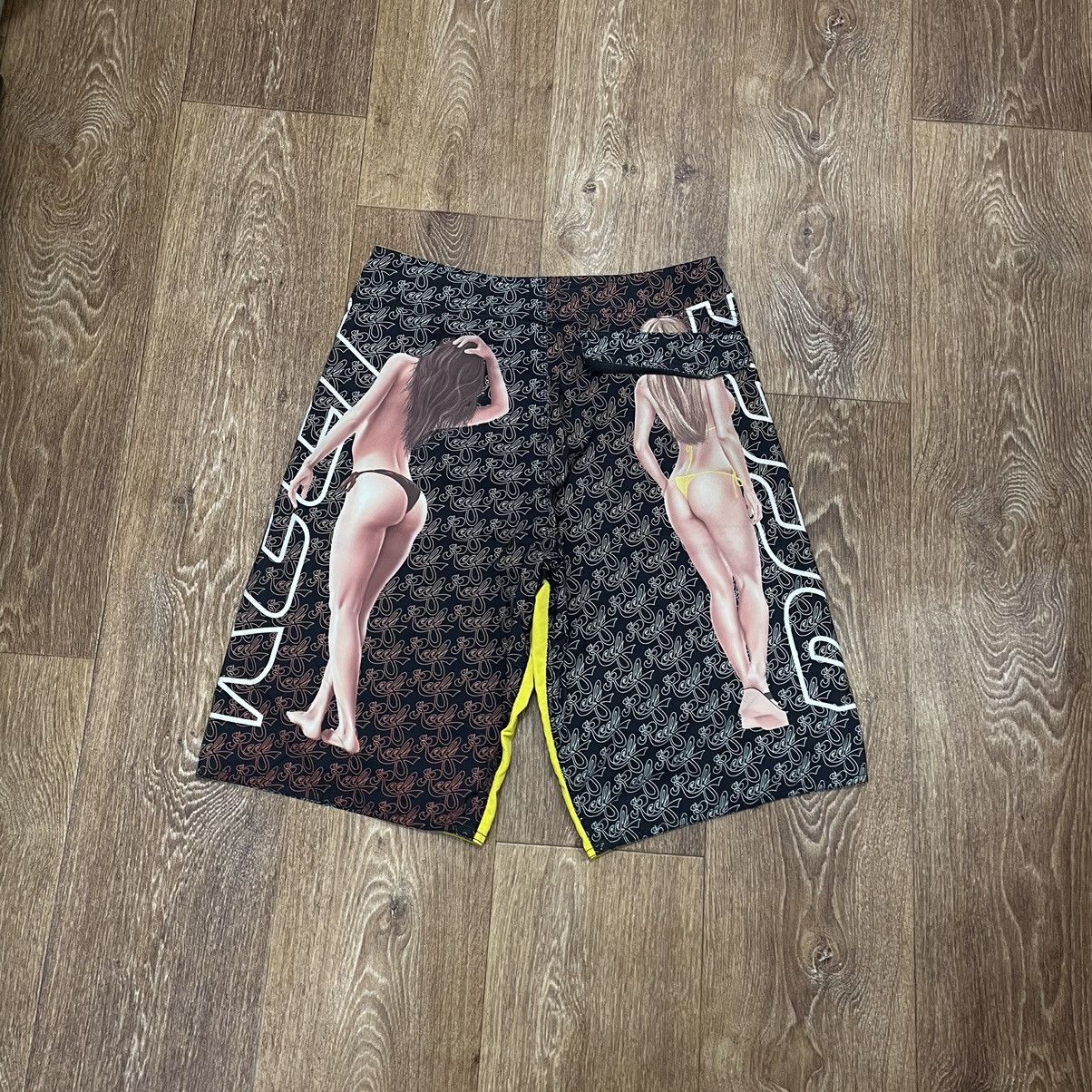 Vintage Y2K Bebe Graphic Baggy Shorts Streetwear Skate Black 31 Size US 31 - 6 Thumbnail
