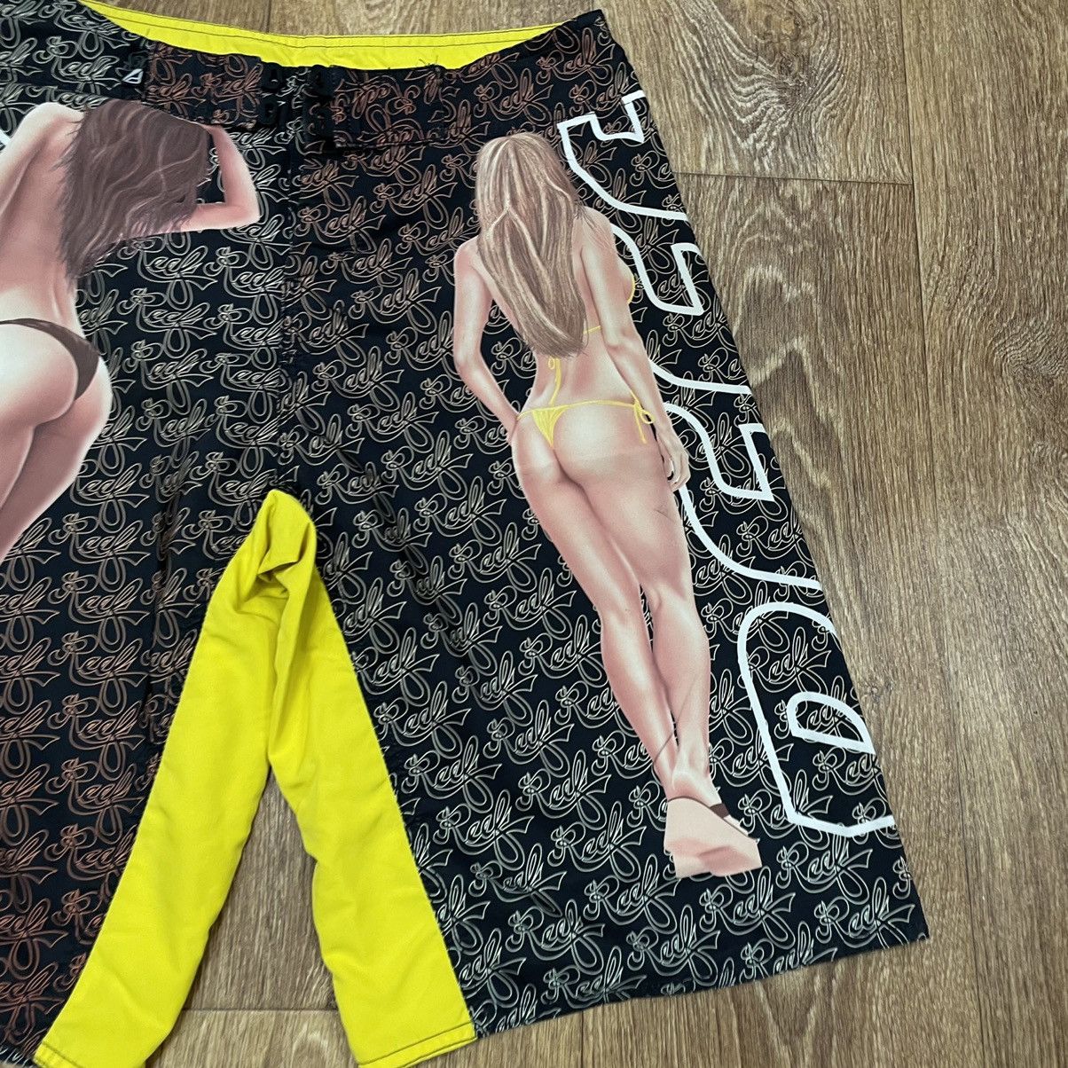 Vintage Y2K Bebe Graphic Baggy Shorts Streetwear Skate Black 31 Size US 31 - 3 Thumbnail