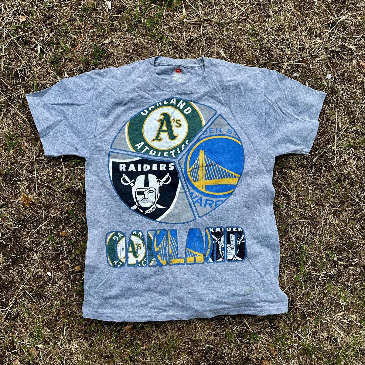 Vintage Vintage Y2K Oakland Bay Area Sports Graphic Tee Streetwear L Size US L / EU 52-54 / 3 - 1 Thumbnail