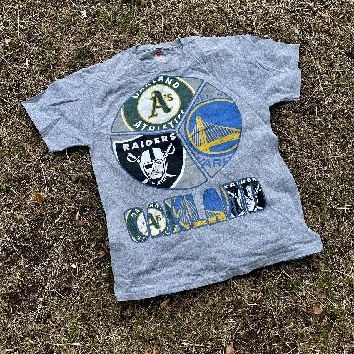 Vintage Vintage Y2K Oakland Bay Area Sports Graphic Tee Streetwear L Size US L / EU 52-54 / 3 - 4 Thumbnail