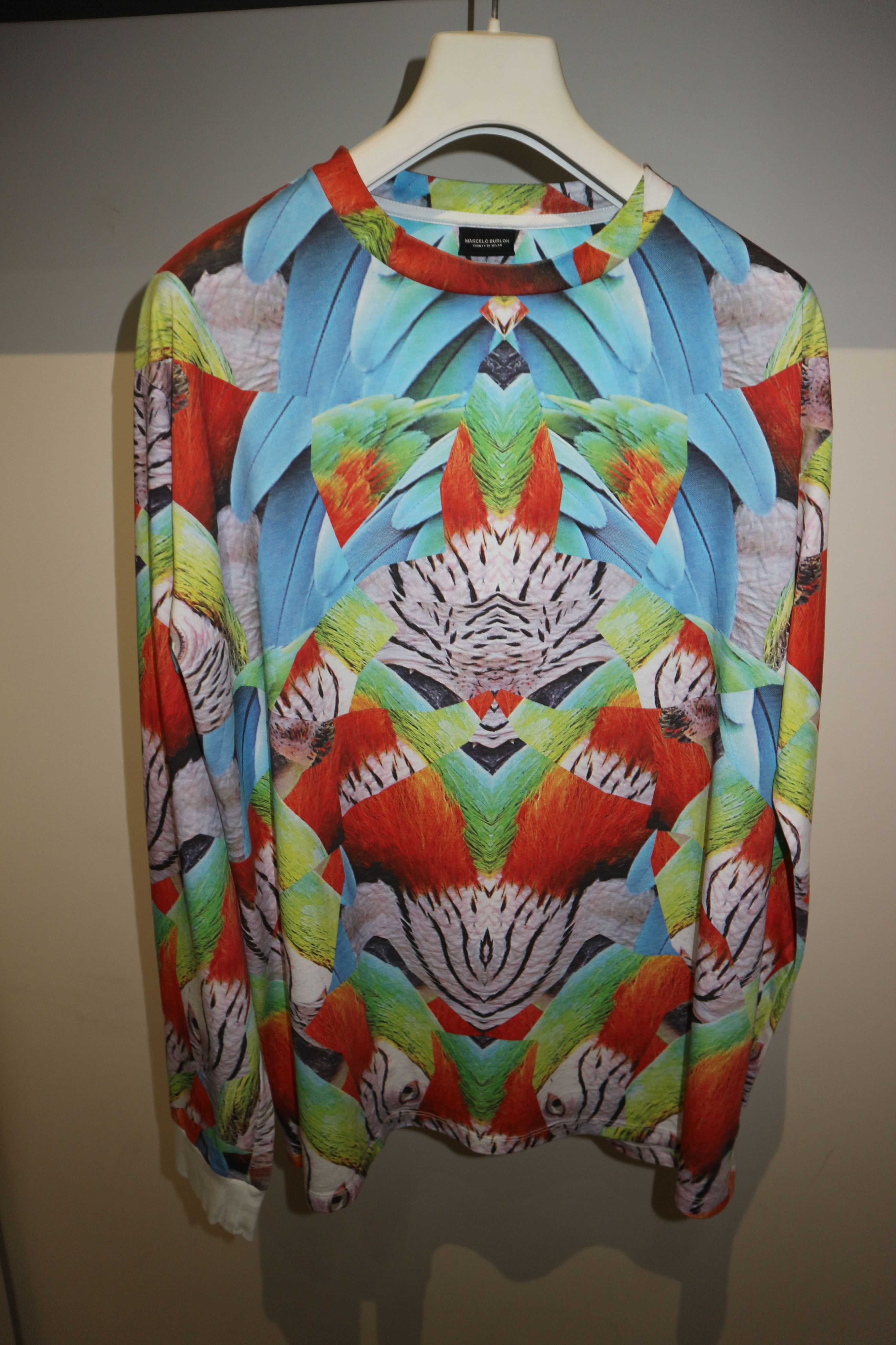 parrot print longsleeve tshirt