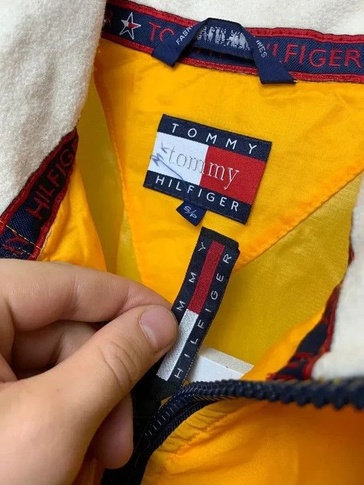 Tommy Hilfiger Tommy Hilfiger jacket vintage size S logo yellow raincoat Size US S / EU 44-46 / 1 - 3 Thumbnail