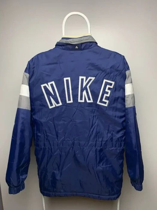 Nike Nike vintage jacket big logo size S-M big logo back navy Size US M / EU 48-50 / 2 - 1 Thumbnail