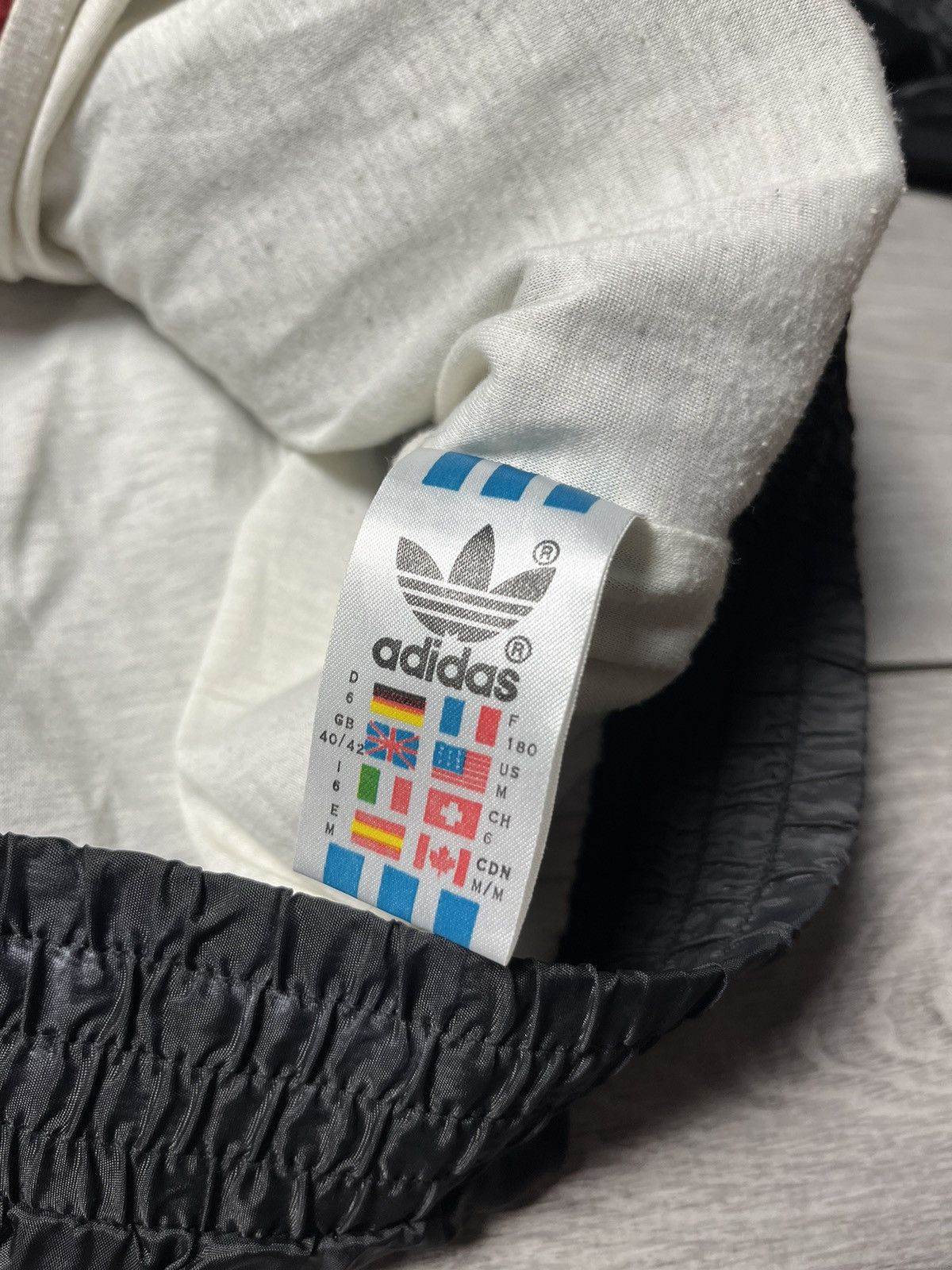 Adidas Vintage adidas track top windbreaker size Medium Size US M / EU 48-50 / 2 - 5 Thumbnail