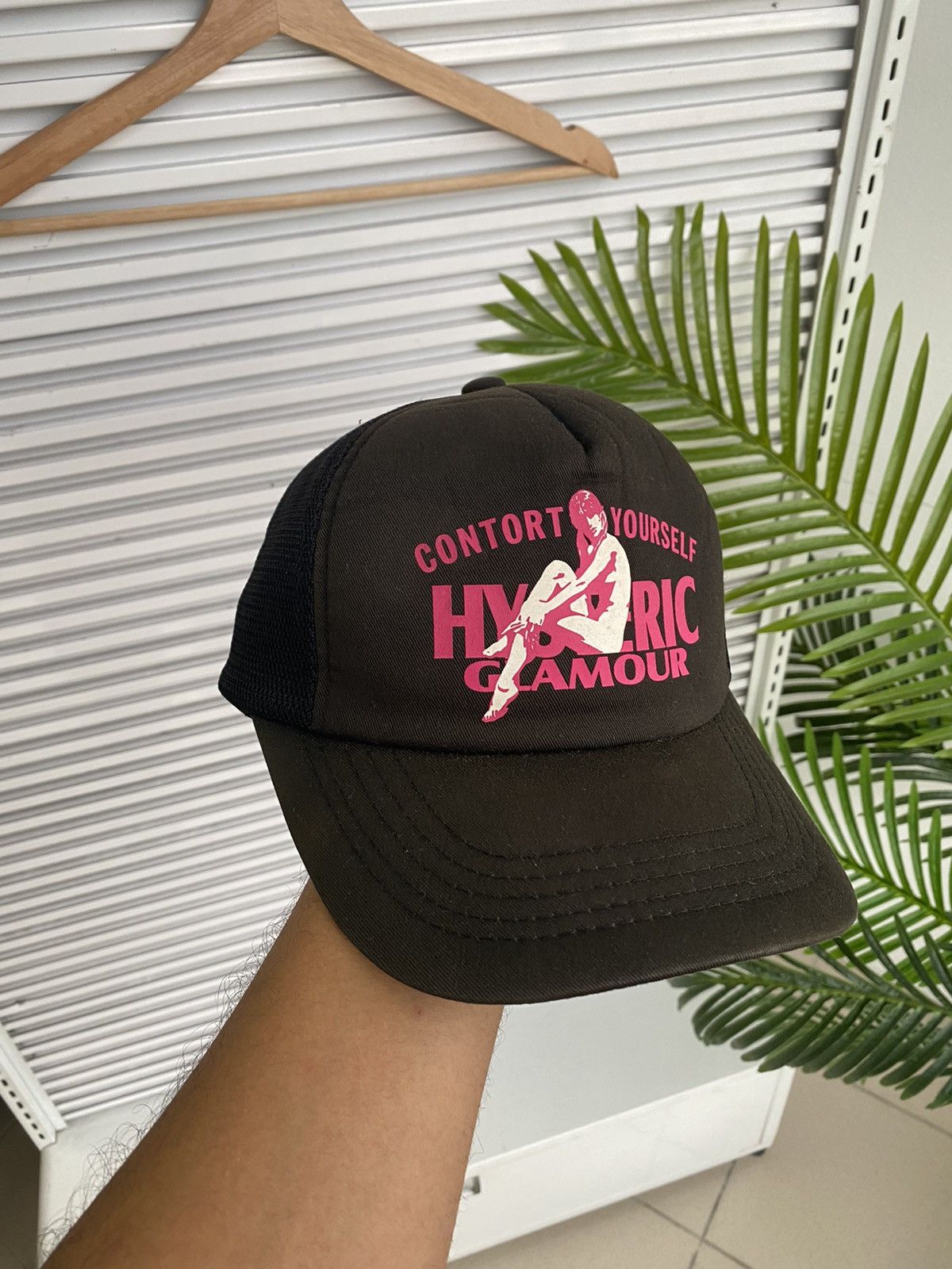 Hysteric Glamour XX Hysteric Glamour Logo Trucker Cap /Travis Flacko Scott Size ONE SIZE - 2 Thumbnail