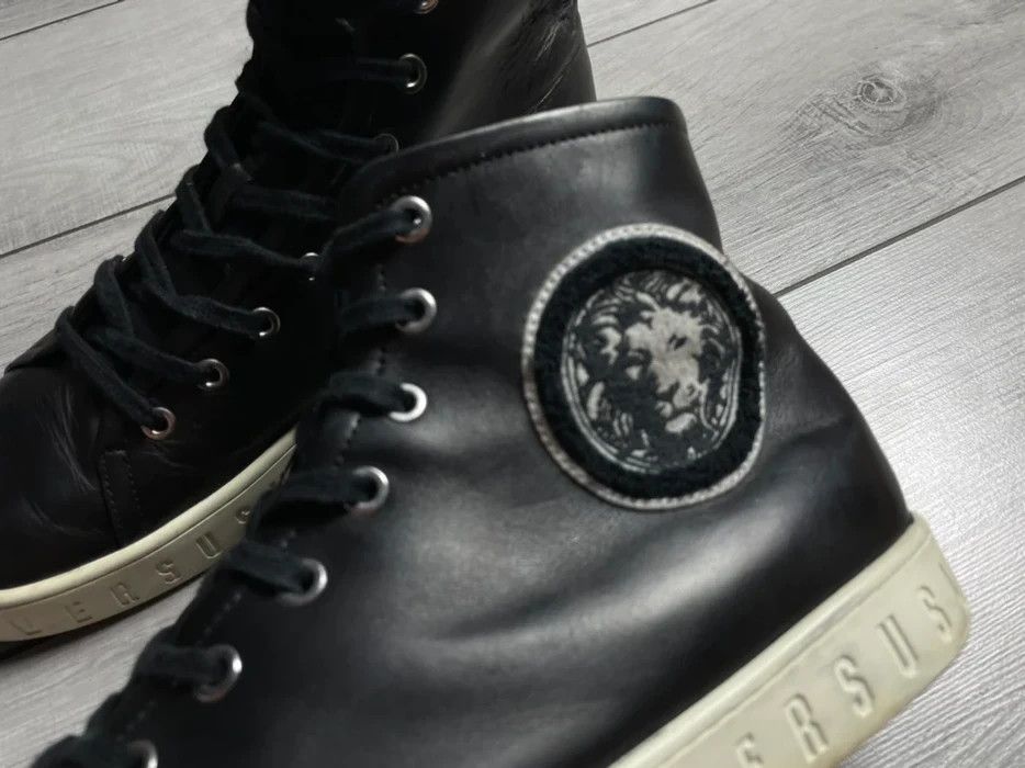 image of Versace Versus Hi Top Sneakers Lion Logos Size 11Us in Black, Men's