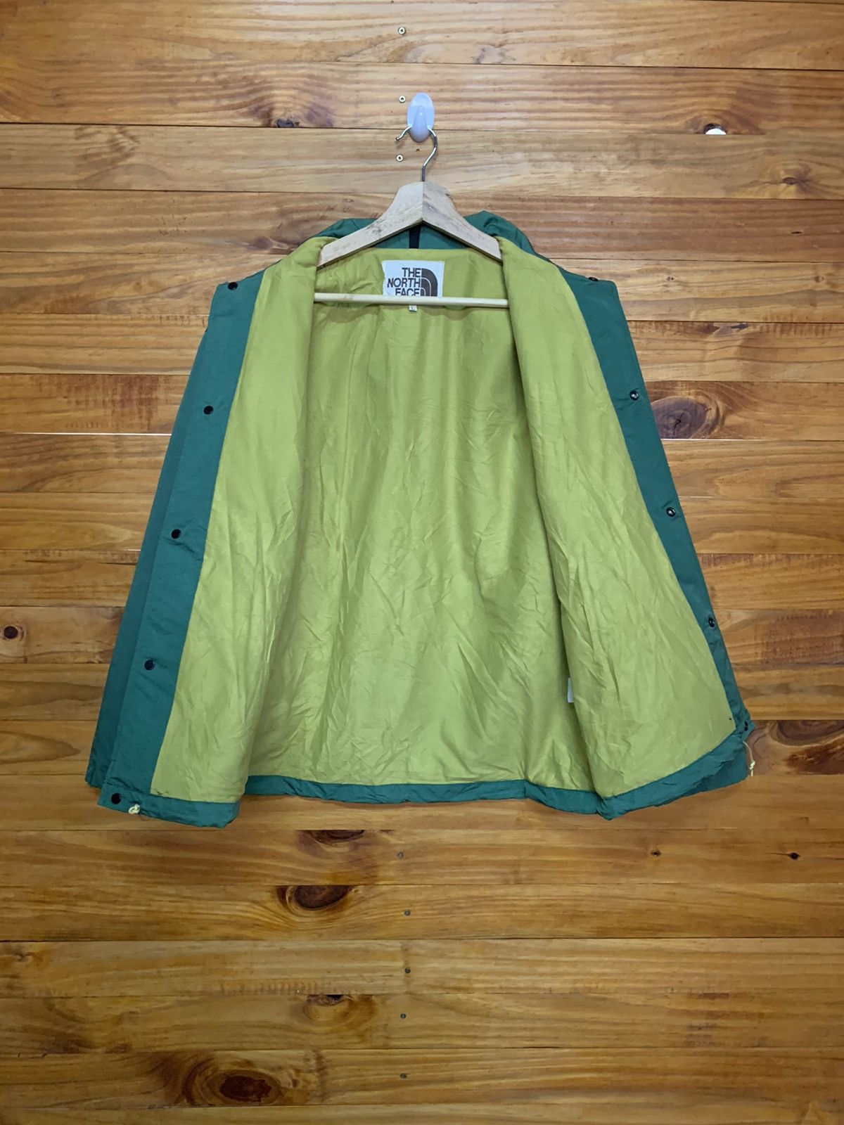 The North Face Vintage The North Face Nylon Coach Jacket Size US L / EU 52-54 / 3 - 8 Thumbnail