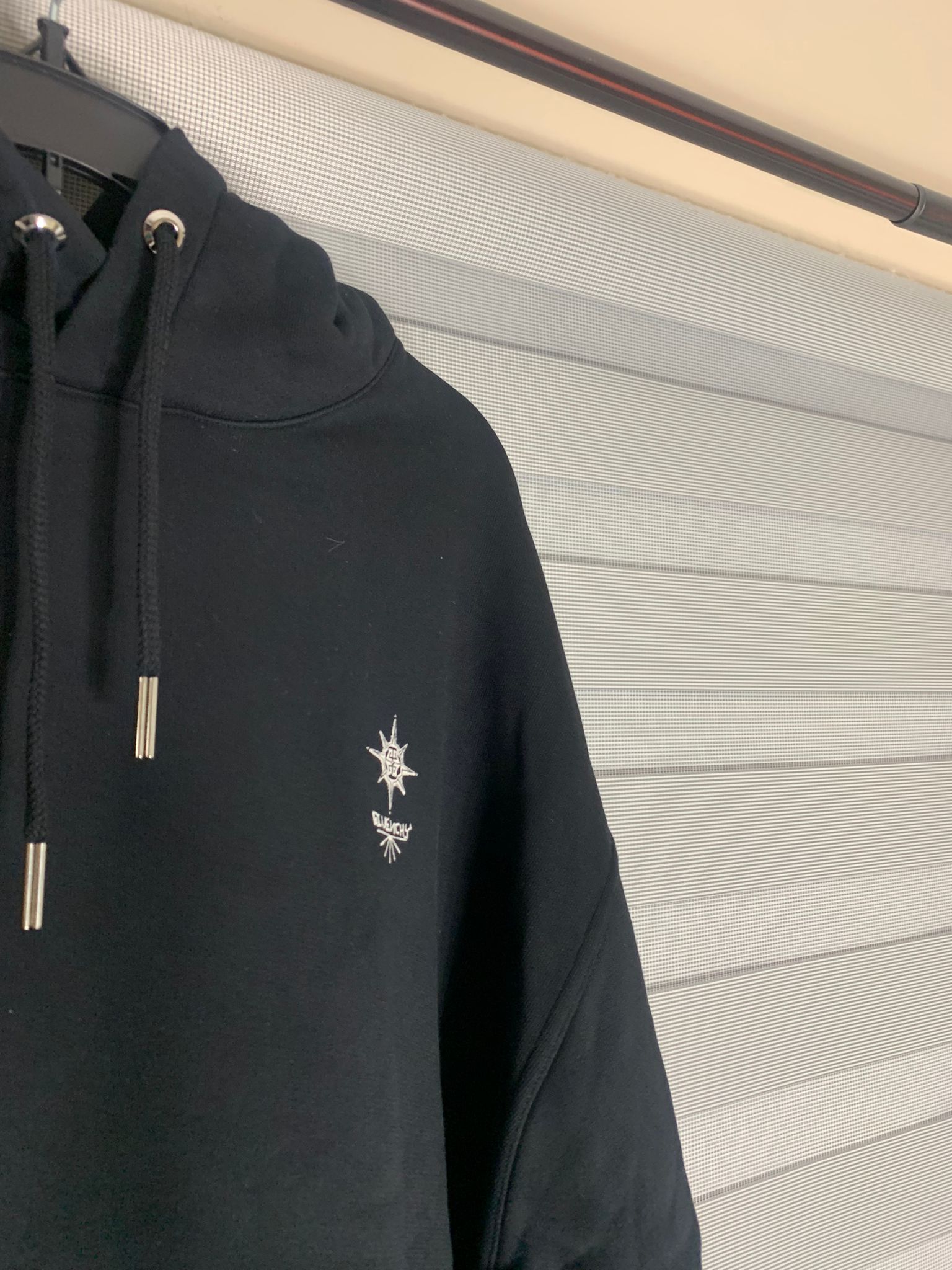 Givenchy Chain Empty Frame Hoodie in Black Size US S / EU 44-46 / 1 - 10 Thumbnail
