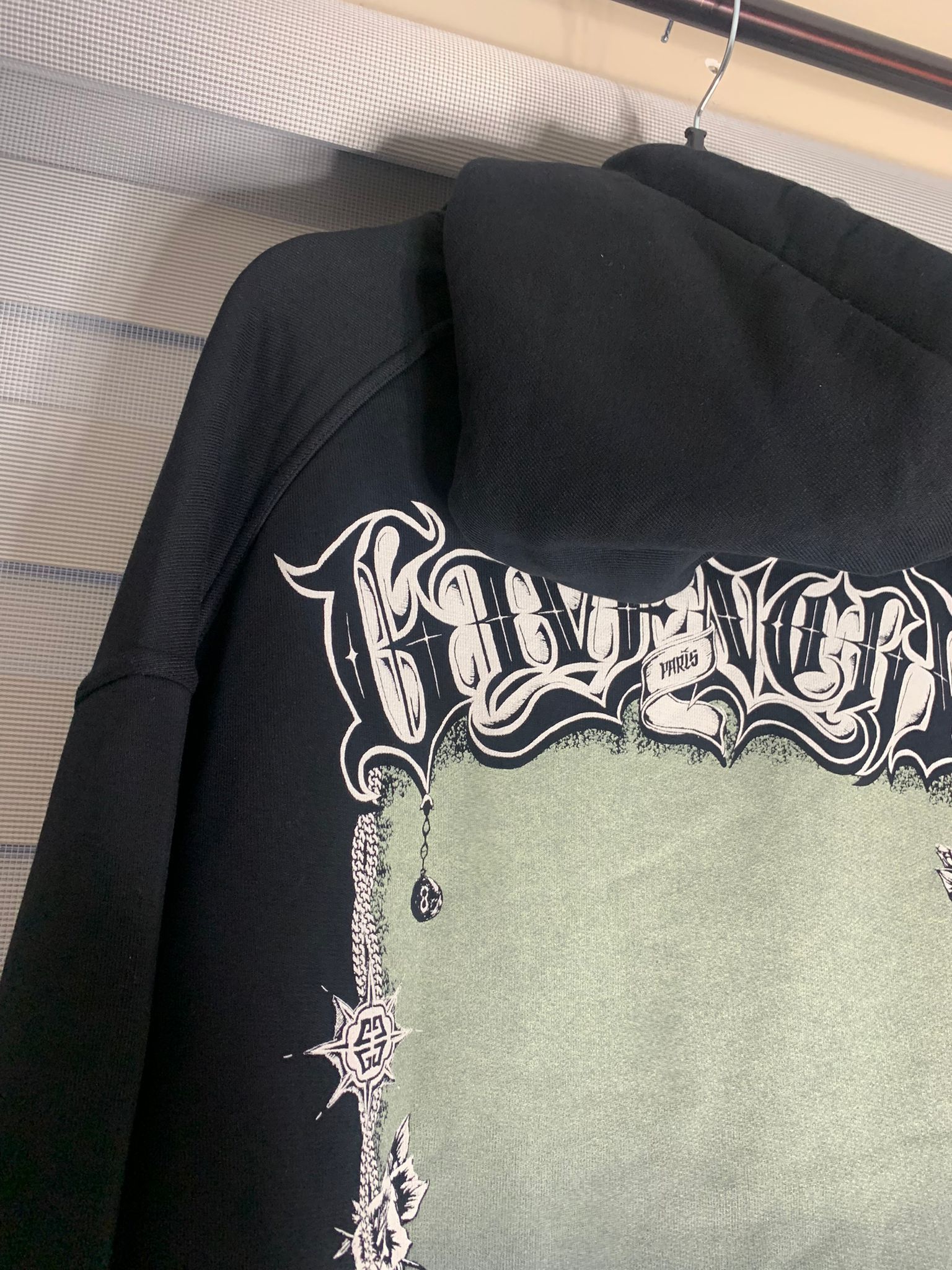 Givenchy Chain Empty Frame Hoodie in Black Size US S / EU 44-46 / 1 - 5 Thumbnail