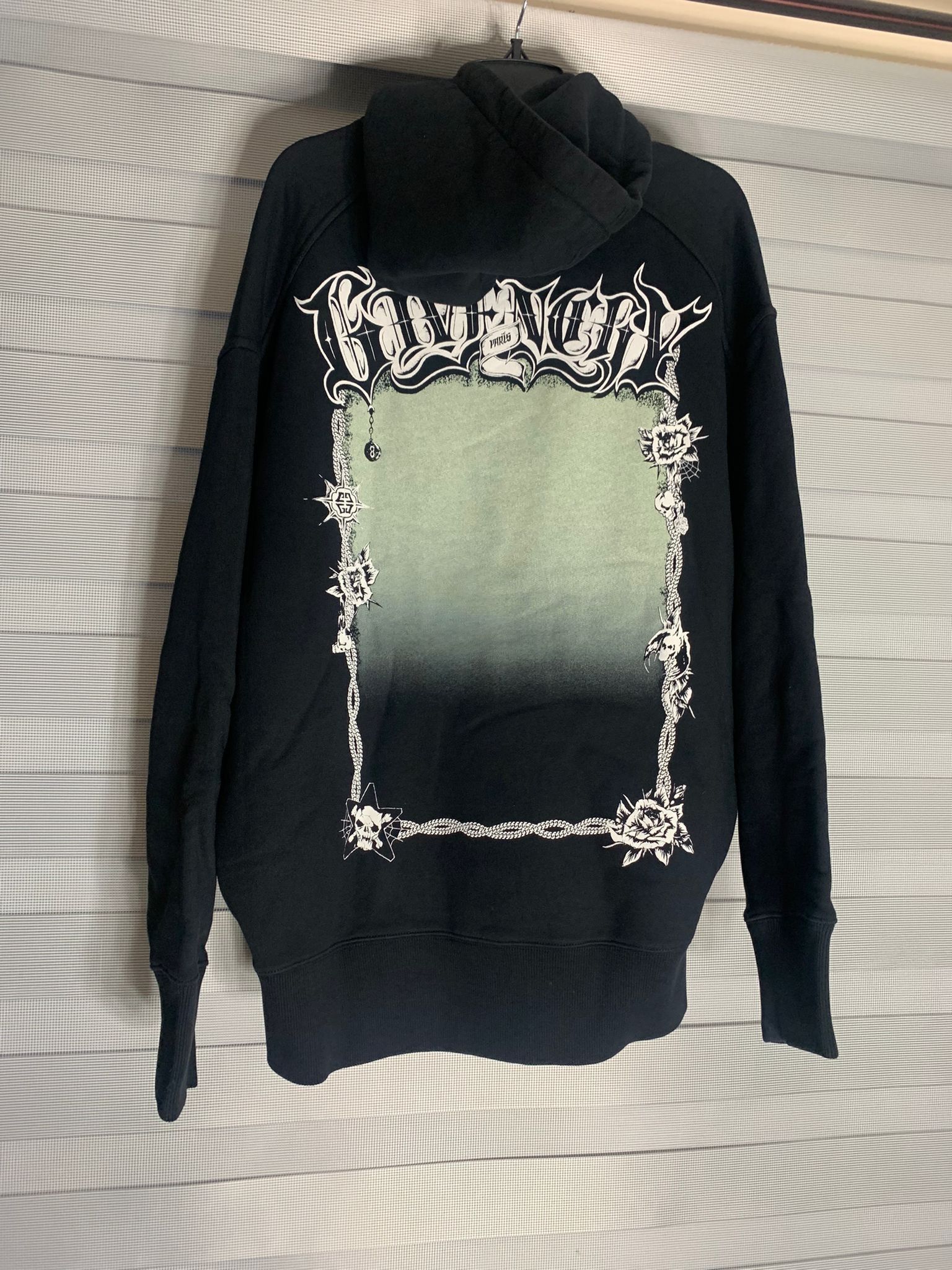 Givenchy Chain Empty Frame Hoodie in Black Size US S / EU 44-46 / 1 - 2 Thumbnail