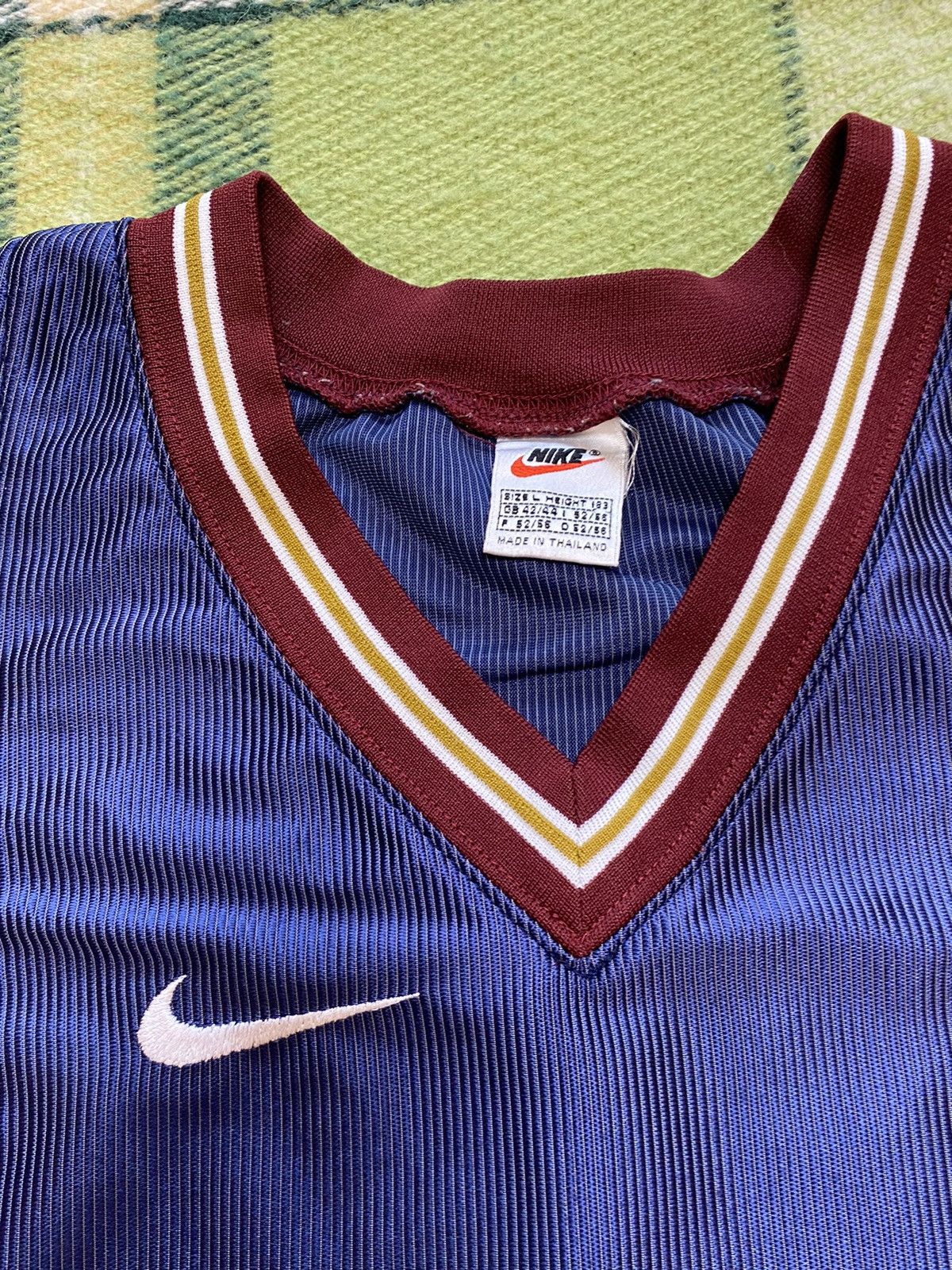 Nike Vintage 90s Nike tee undershirts streetwear y2k casual style Size US L / EU 52-54 / 3 - 5 Thumbnail