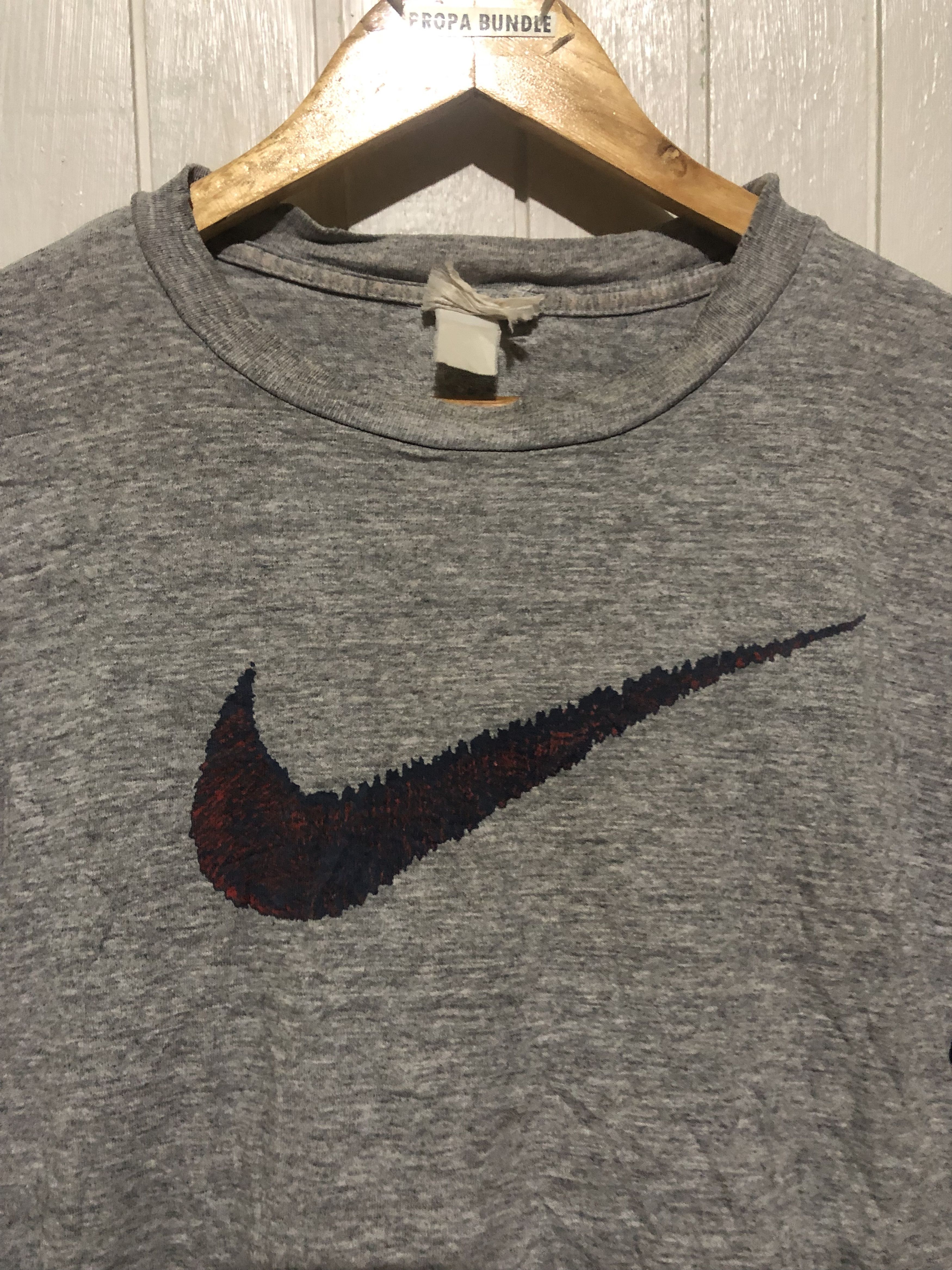 Nike Vintage Nike Swoosh Big Logo Tshirt Size US L / EU 52-54 / 3 - 2 Thumbnail