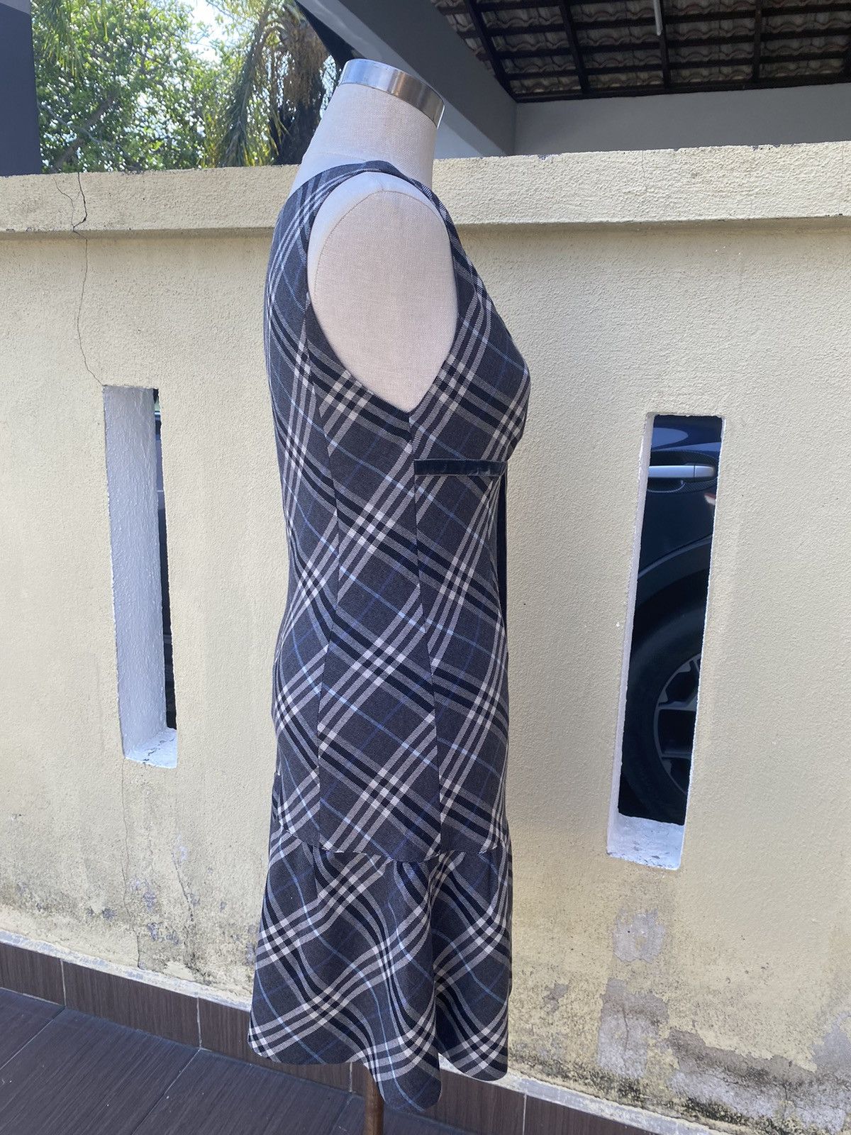 Burberry vintage burberry midi dress Size S / US 4 / IT 40 - 8 Thumbnail