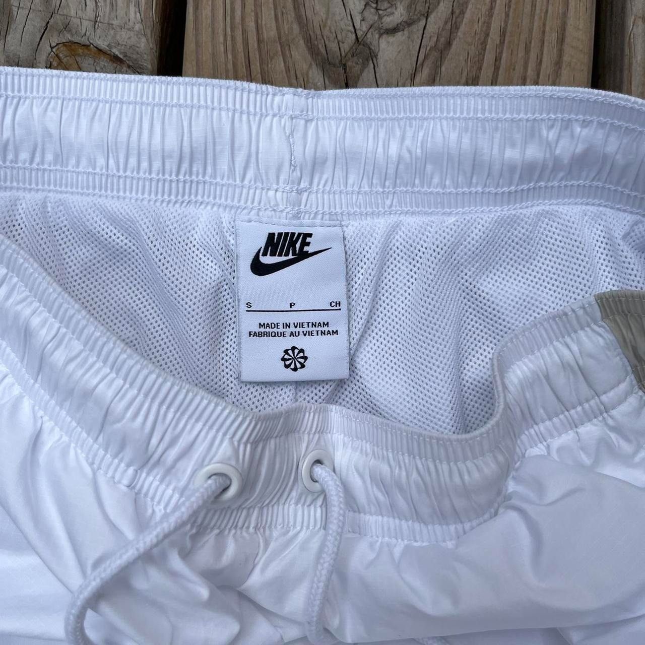 Nike Nike Windbreaker Pants White jogger style track pants Size US 28 / EU 44 - 3 Thumbnail