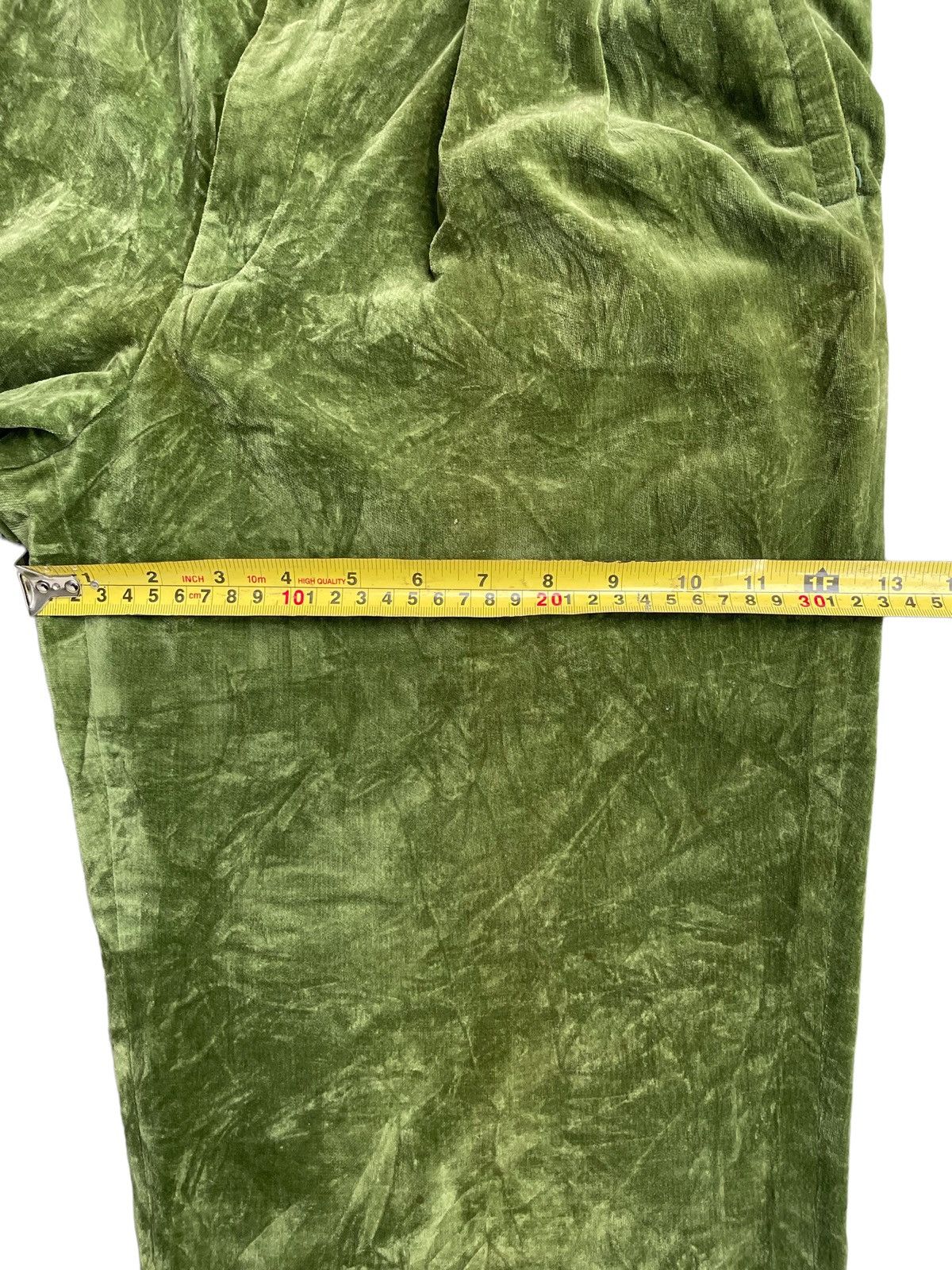 Japanese Brand Japanese Brand Crispa Company Streetstyle Velvet Pants Size US 29 - 12 Thumbnail