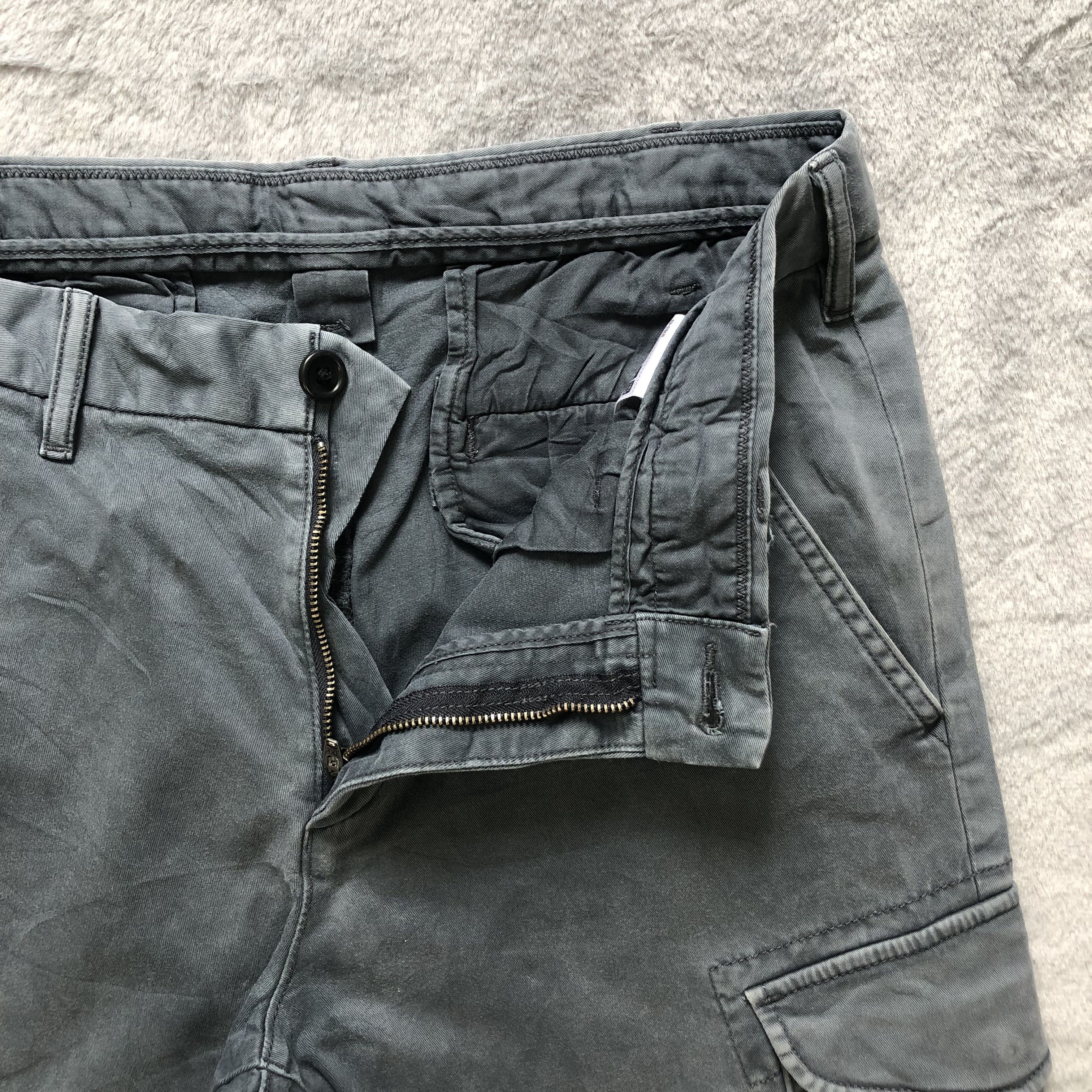 Japanese Brand UNIQLO 6 POCKET CARGO PANTS #6923-97 Size US 33 - 4 Thumbnail