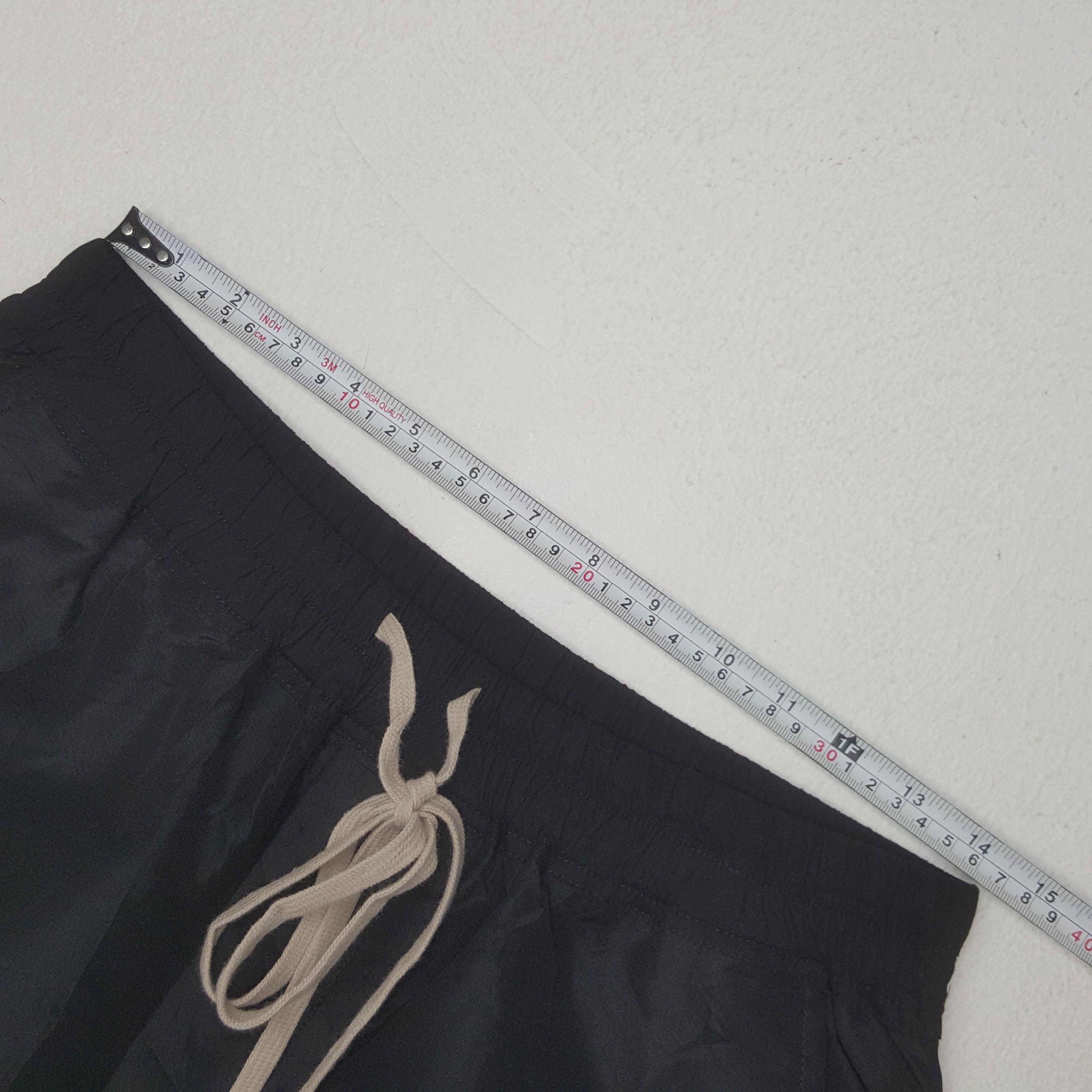 Designer × Rick Owens × Vintage Vintage Rick Owens Walrus Windbreaker Short Pants Size US 28 / EU 44 - 7 Thumbnail
