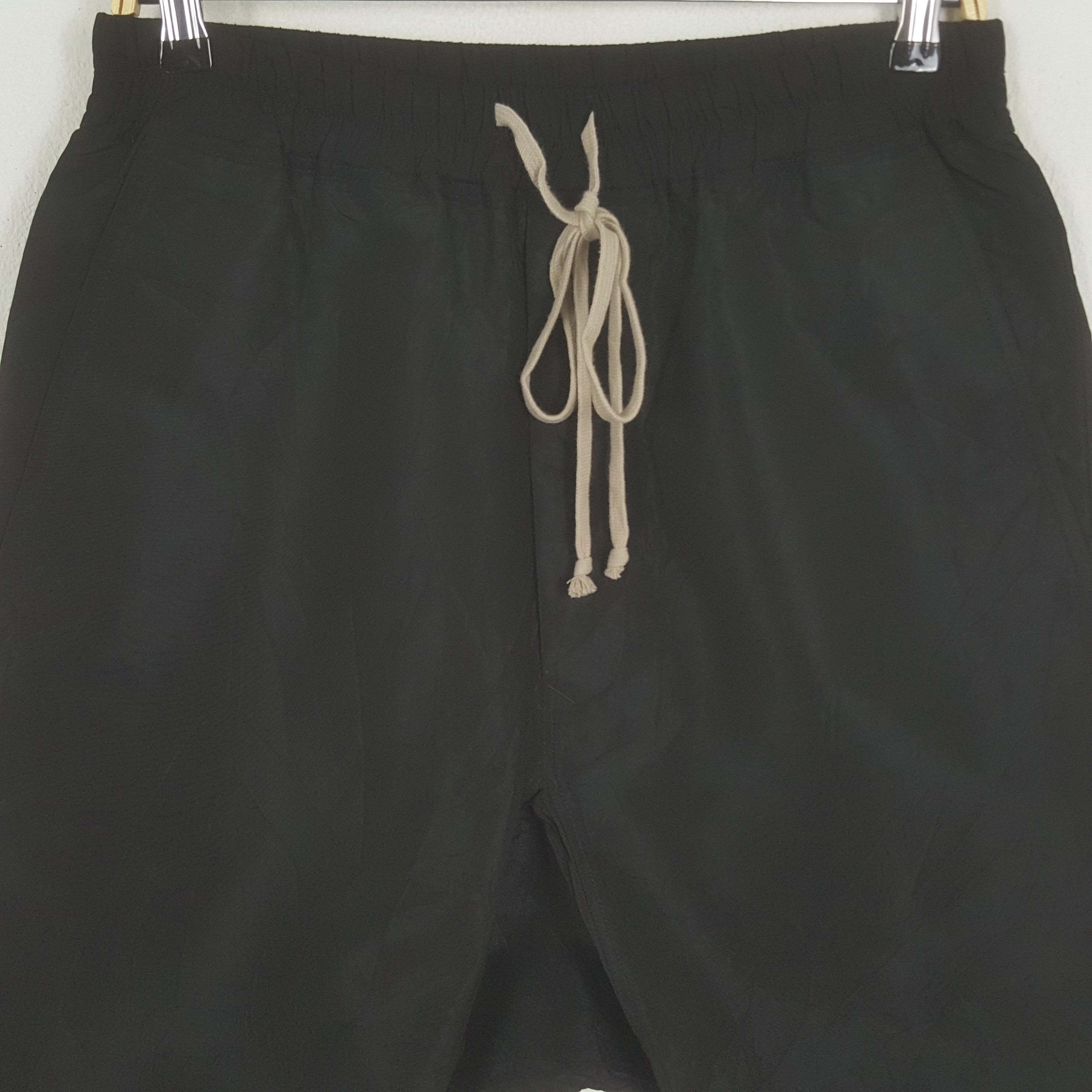Designer × Rick Owens × Vintage Vintage Rick Owens Walrus Windbreaker Short Pants Size US 28 / EU 44 - 2 Thumbnail
