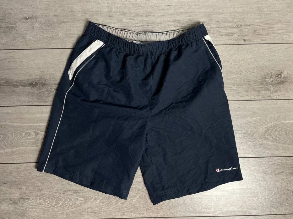 Champion Champion vintage shorts basketball size Large navy logo Size US 34 / EU 50 - 1 Thumbnail
