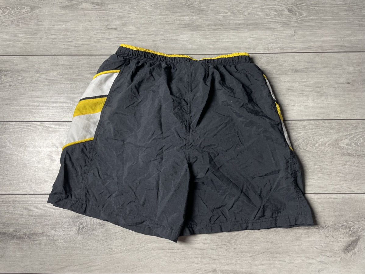 Puma Puma shorts vintage size Large sportswear Size US 34 / EU 50 - 4 Thumbnail