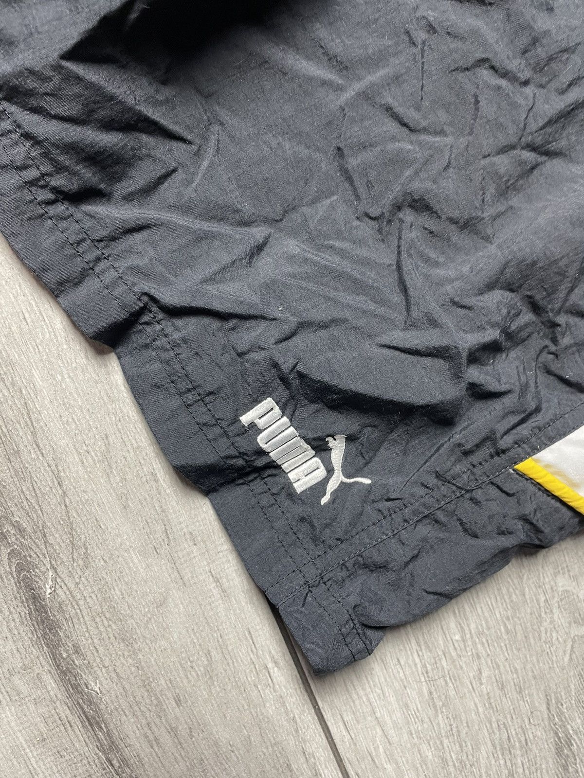 Puma Puma shorts vintage size Large sportswear Size US 34 / EU 50 - 2 Thumbnail
