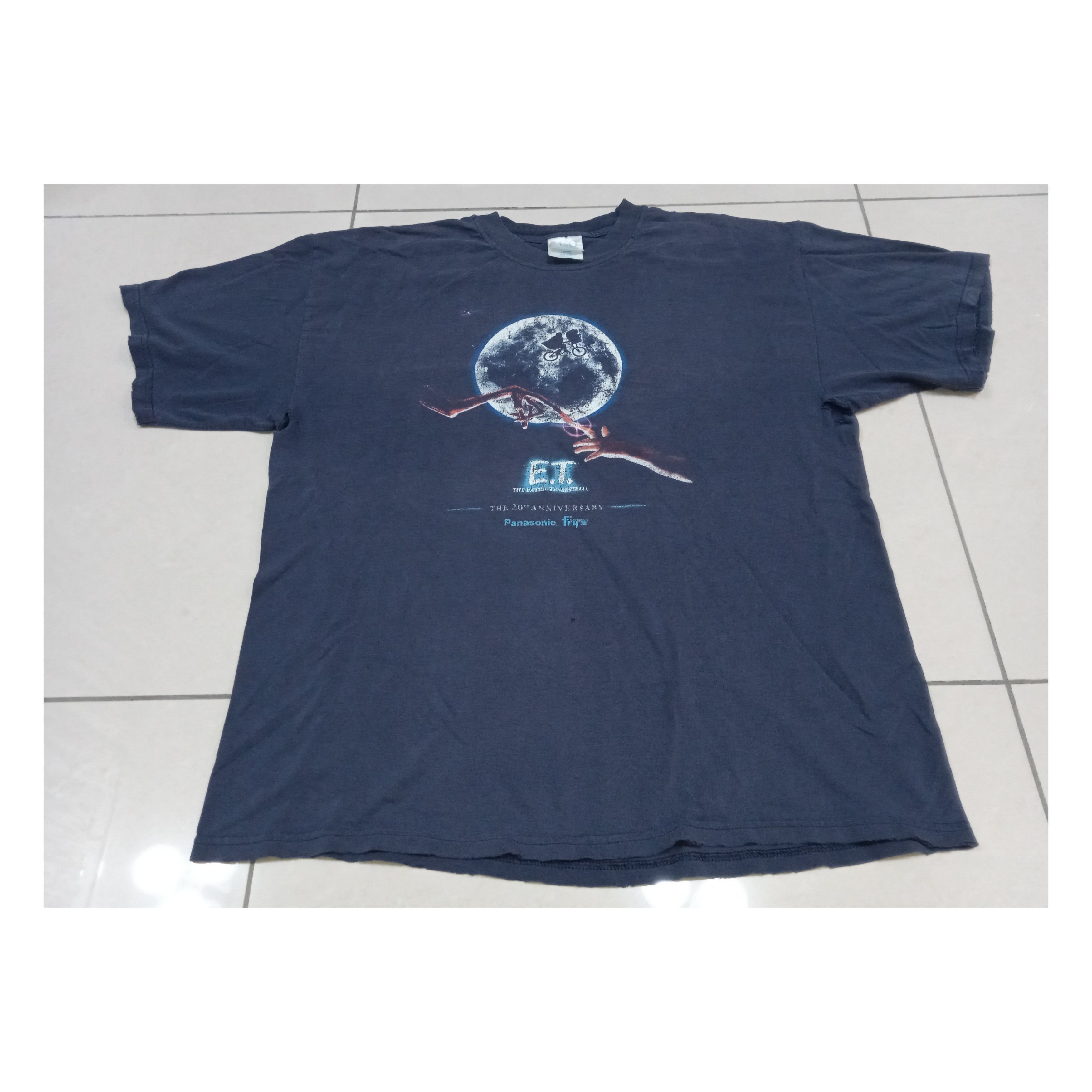 Vintage Vintage Thrashed ET 20th Anniversary T-Shirt Size US XL / EU 56 / 4 - 1 Thumbnail