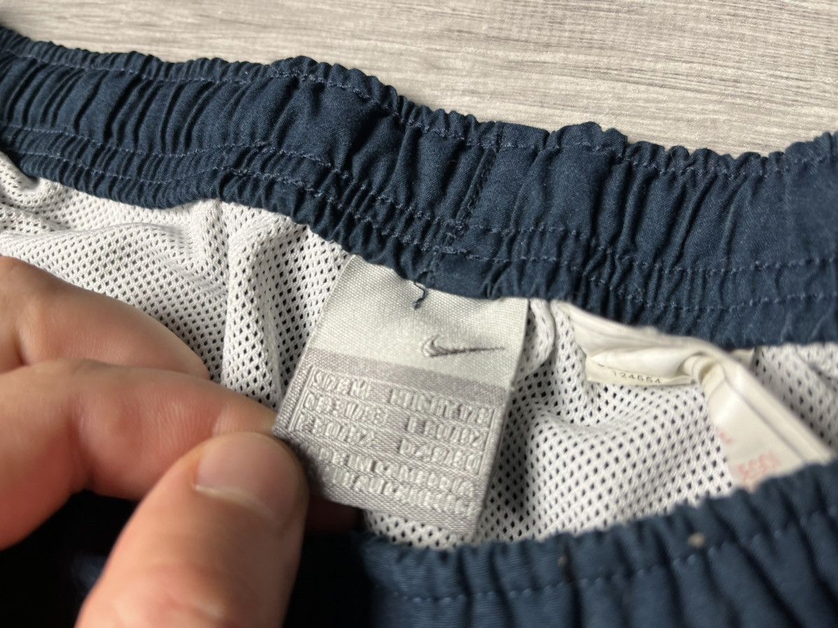 Nike Nike shorts vintage small logo size medium Size US 32 / EU 48 - 3 Thumbnail