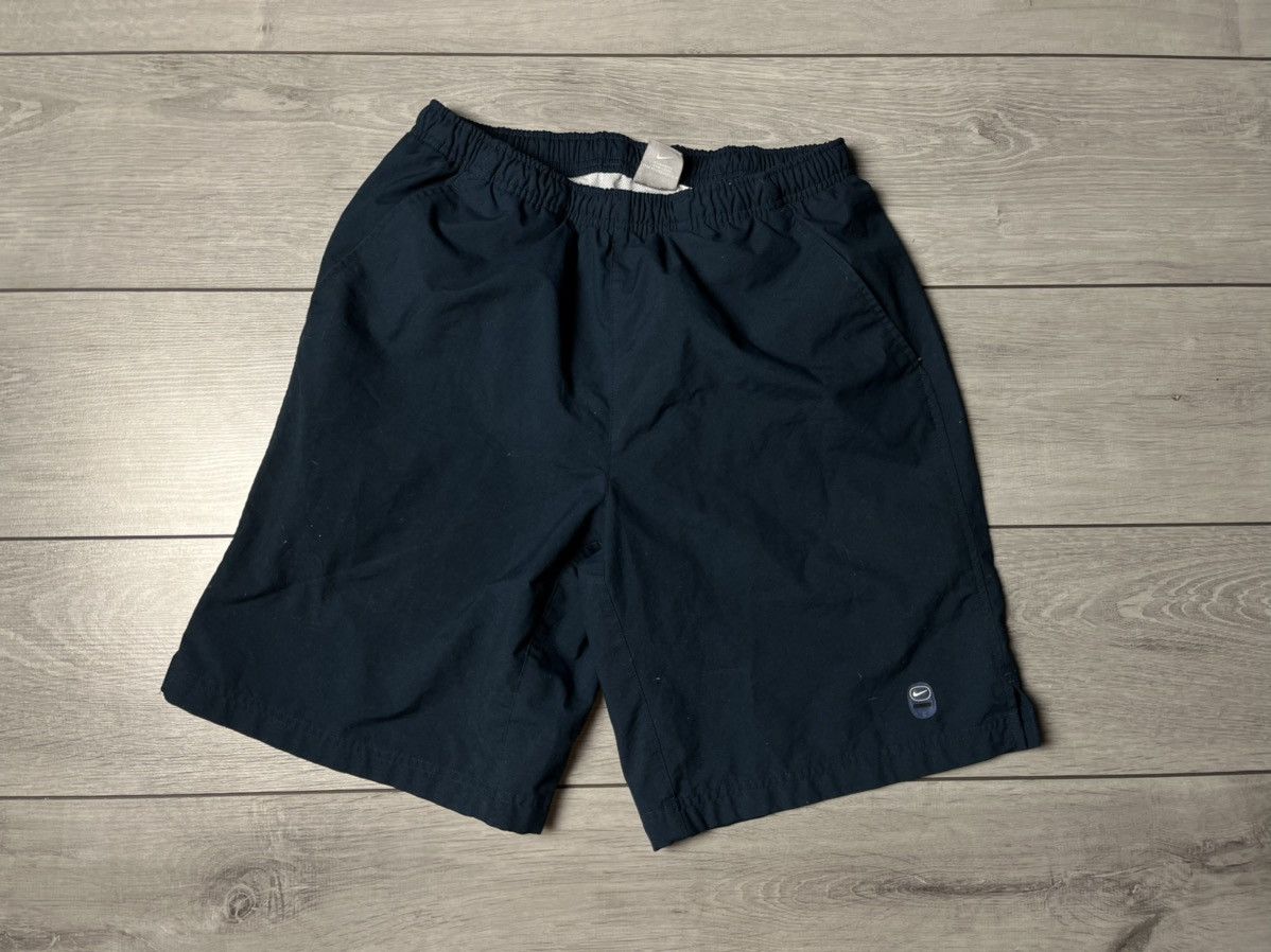 Nike Nike shorts vintage small logo size medium Size US 32 / EU 48 - 1 Thumbnail