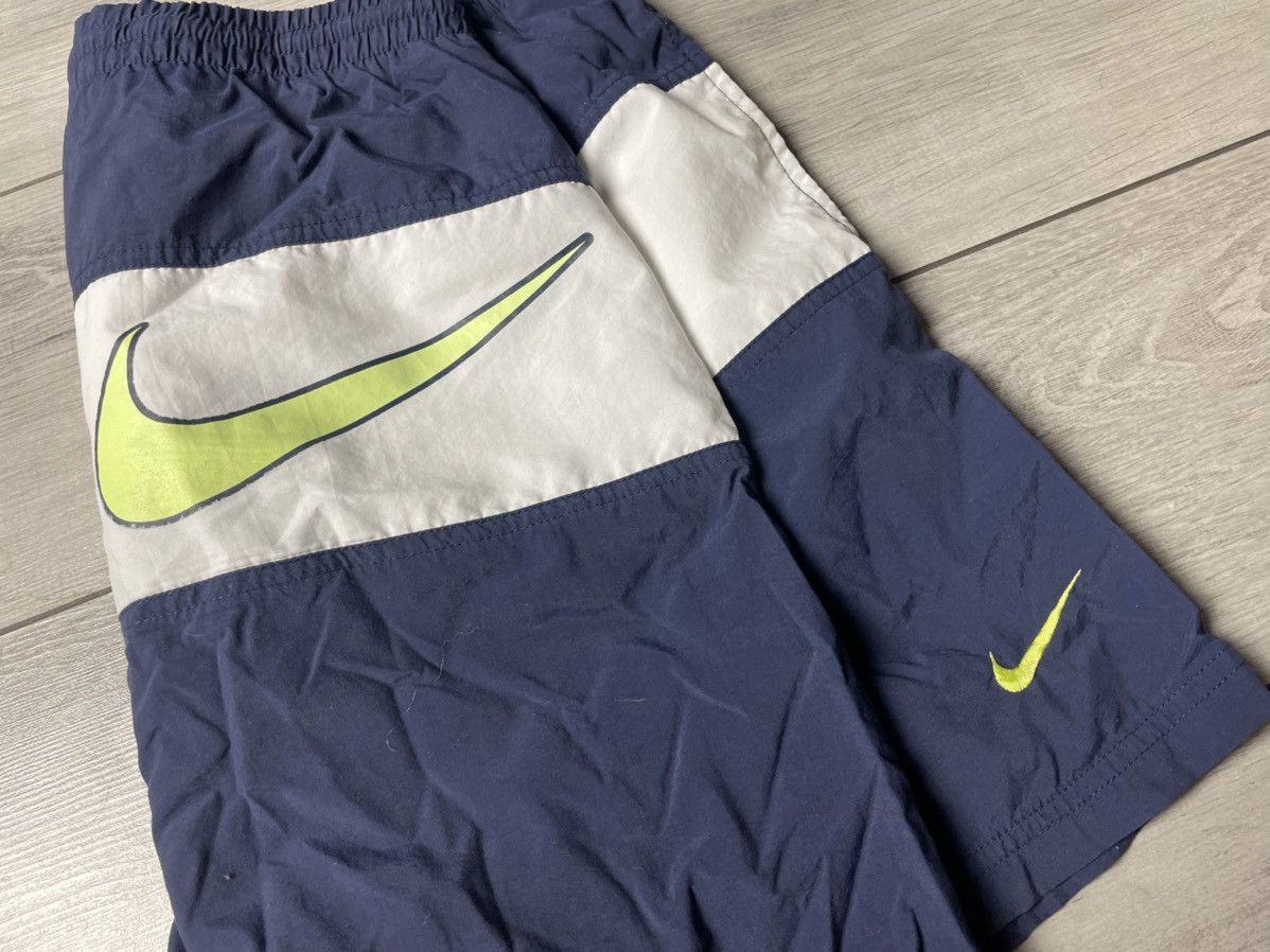 Nike Nike shorts vintage 90s y2k size medium Size US 32 / EU 48 - 3 Thumbnail