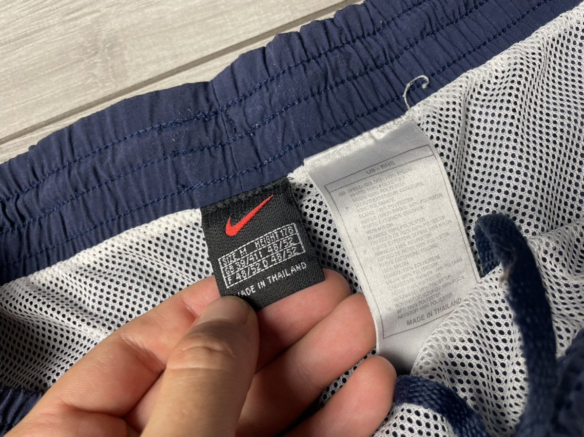 Nike Nike shorts vintage 90s y2k size medium Size US 32 / EU 48 - 4 Thumbnail